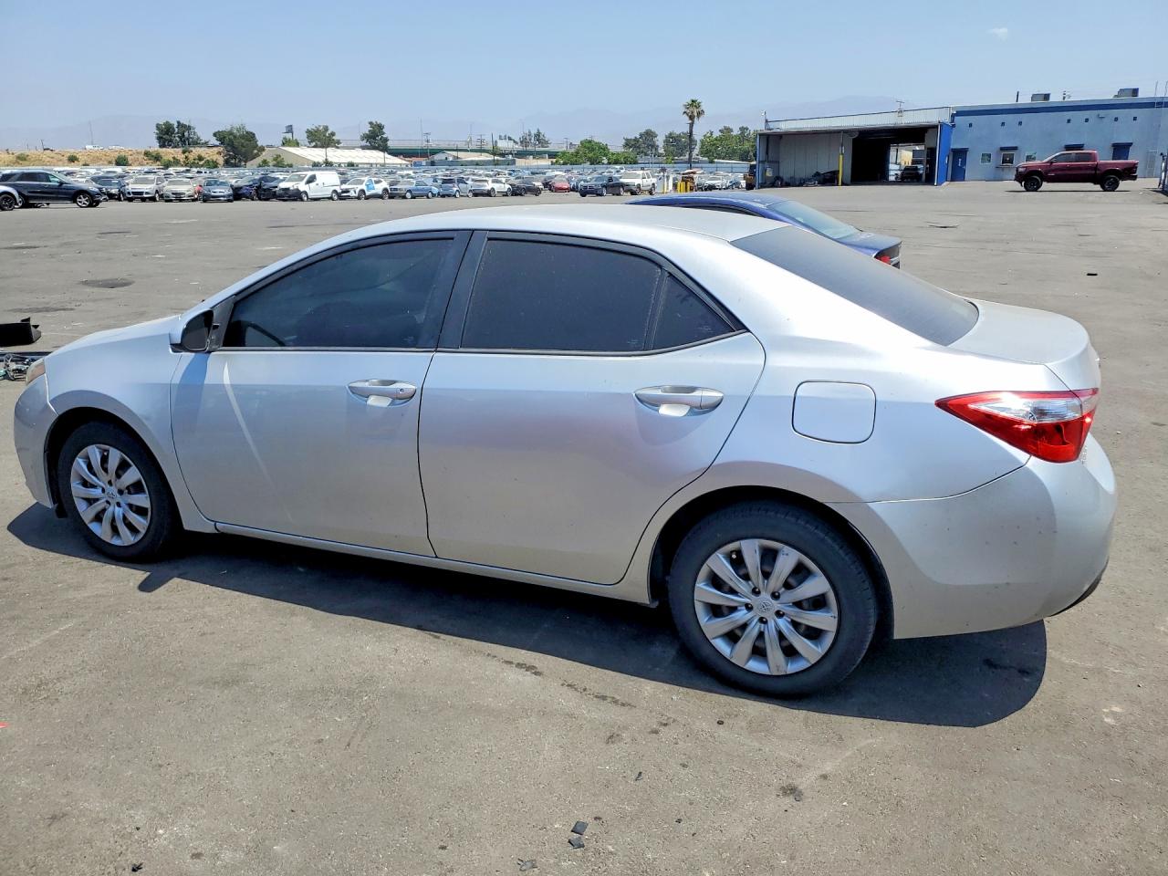 2015 Toyota Corolla Le Silver vin: 5YFBURHEXFP246733