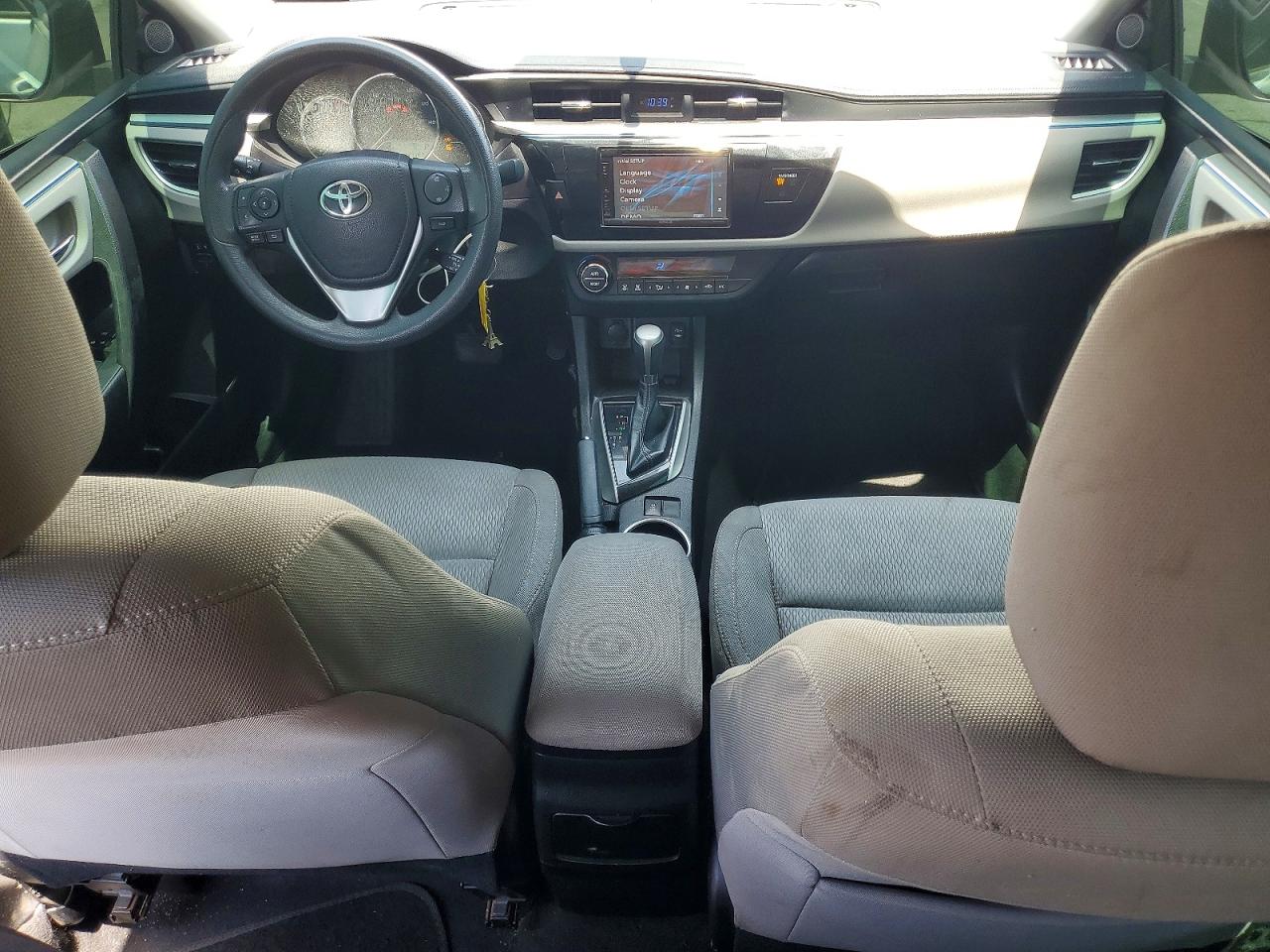 2015 Toyota Corolla Le Silver vin: 5YFBURHEXFP246733