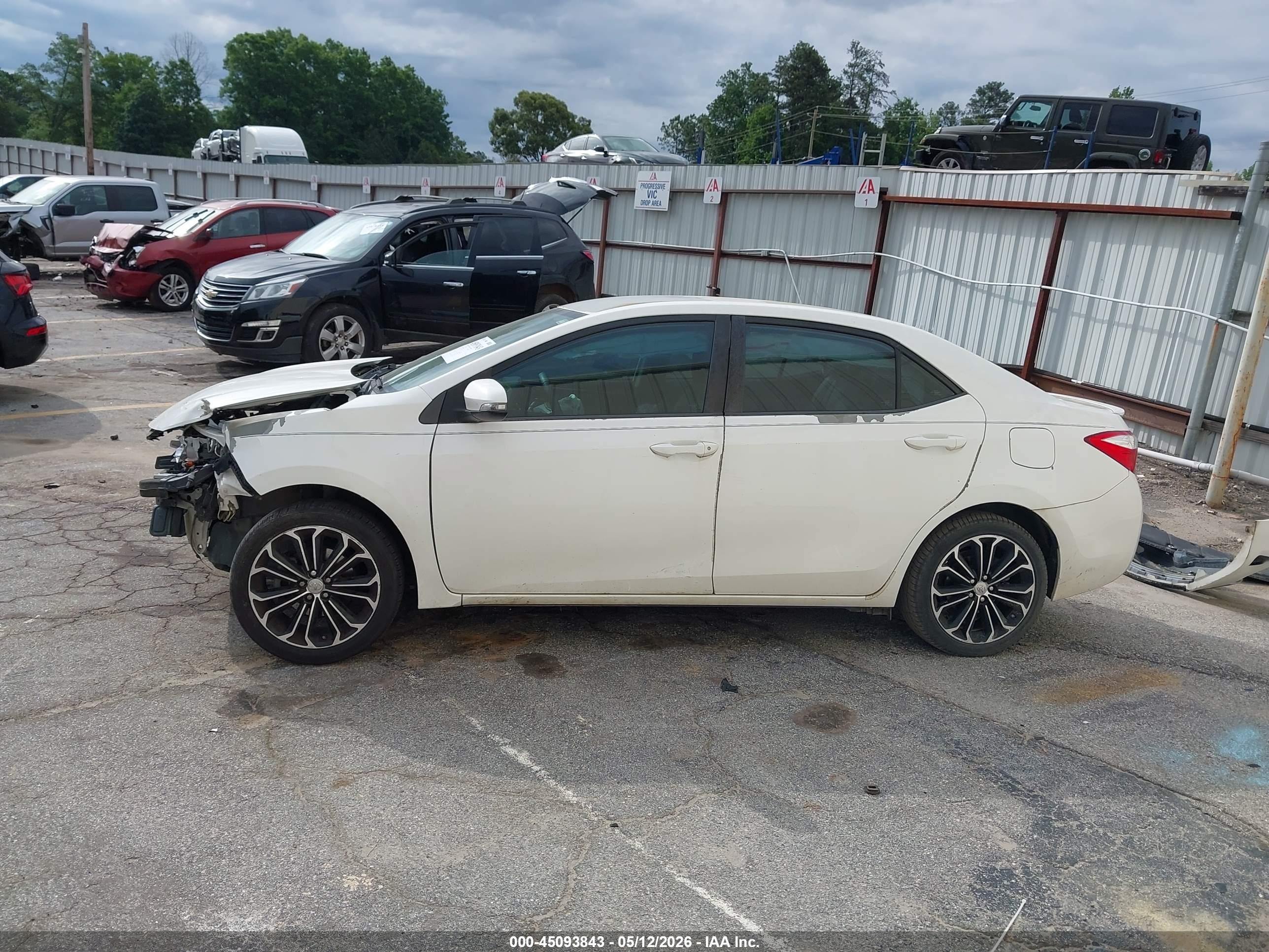 2015 Toyota Corolla S Plus Белый vin: 5YFBURHEXFP257554