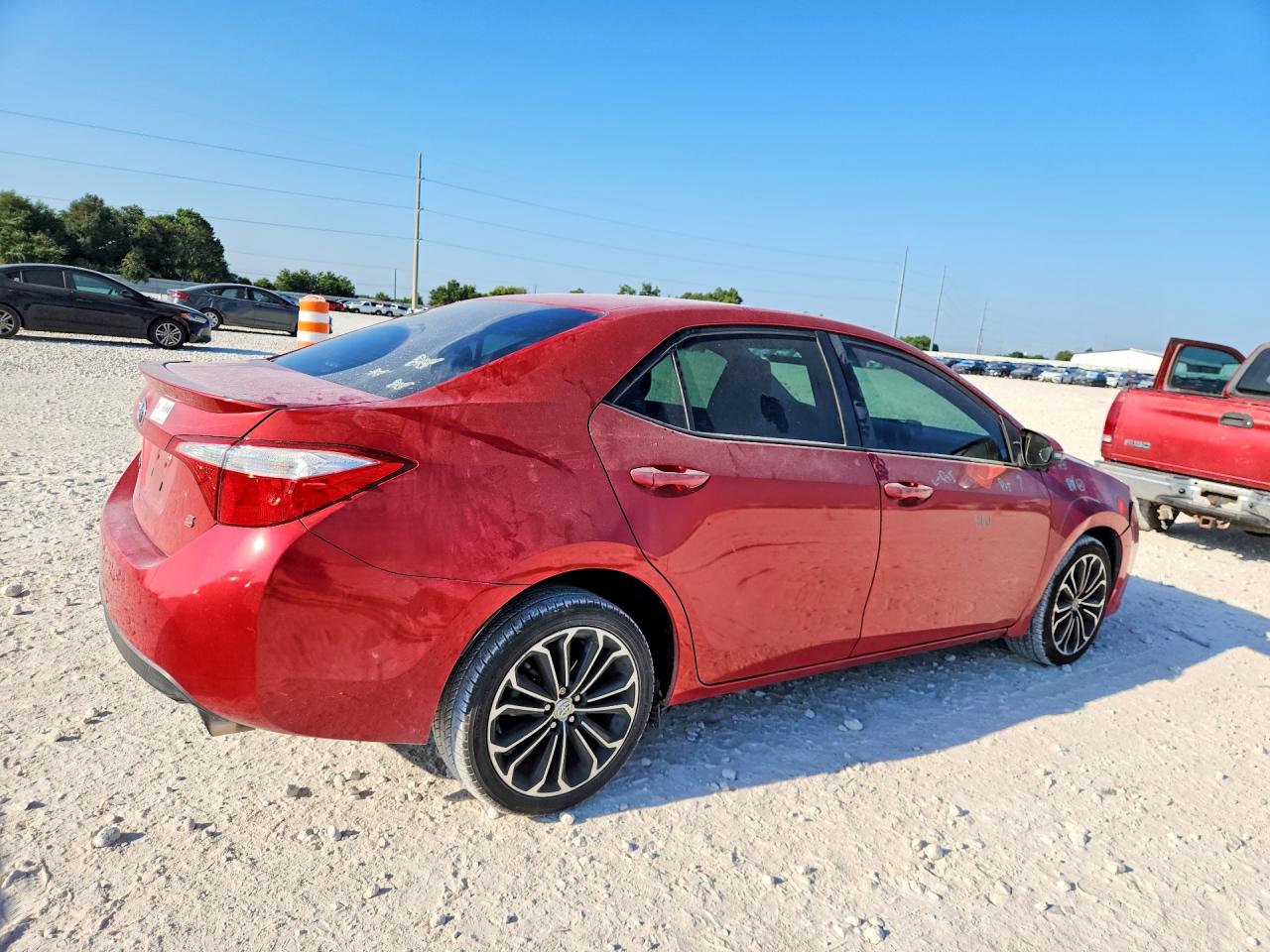 2015 Toyota Corolla S Plus Red vin: 5YFBURHEXFP272233