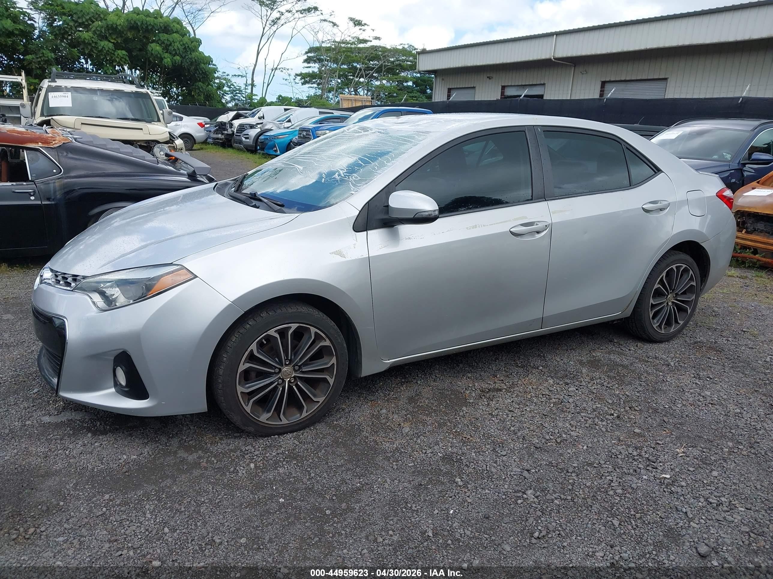 2015 Toyota Corolla S/s Plus/s Premium Silver vin: 5YFBURHEXFP290019