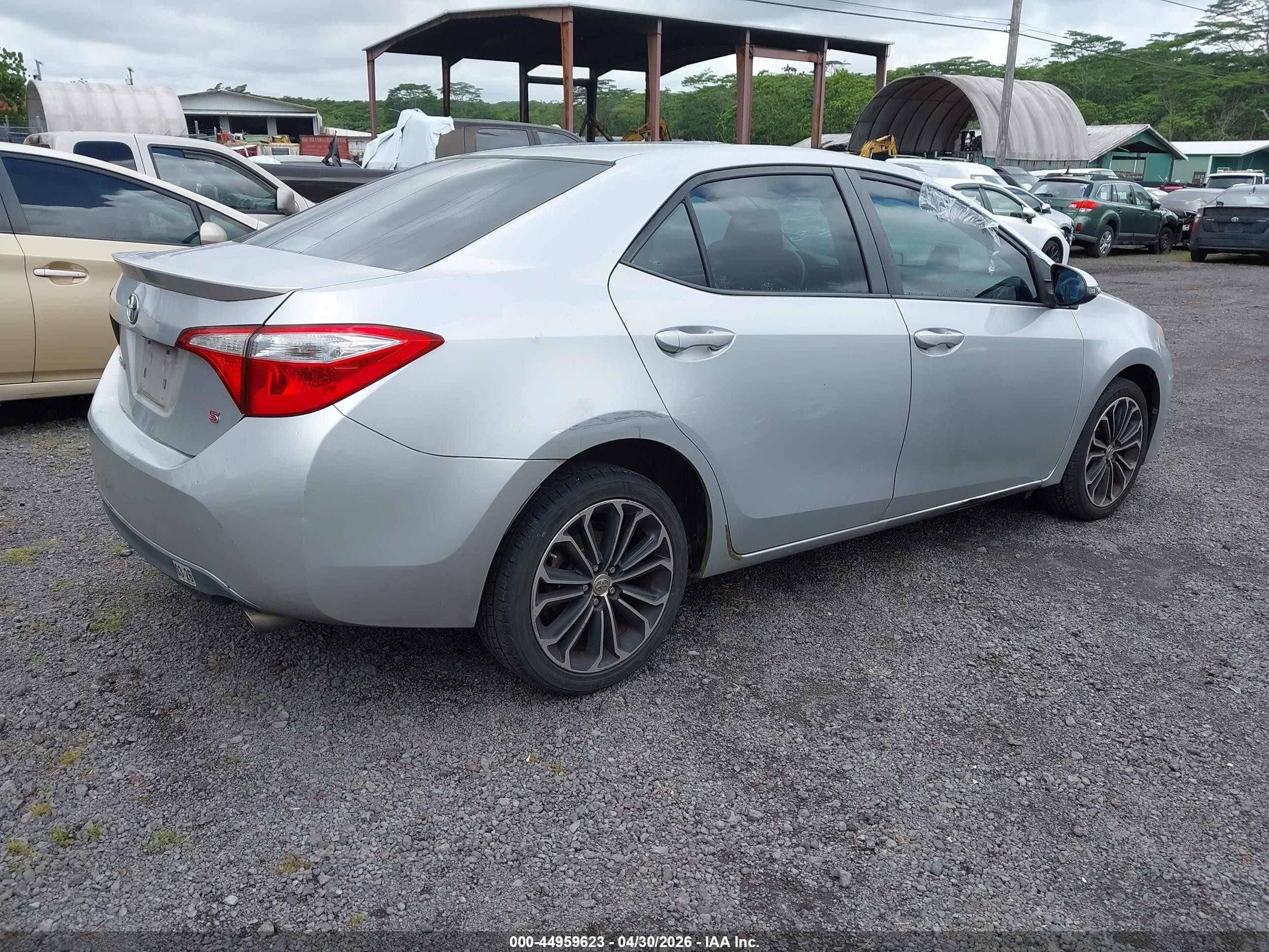 2015 Toyota Corolla S/s Plus/s Premium Silver vin: 5YFBURHEXFP290019