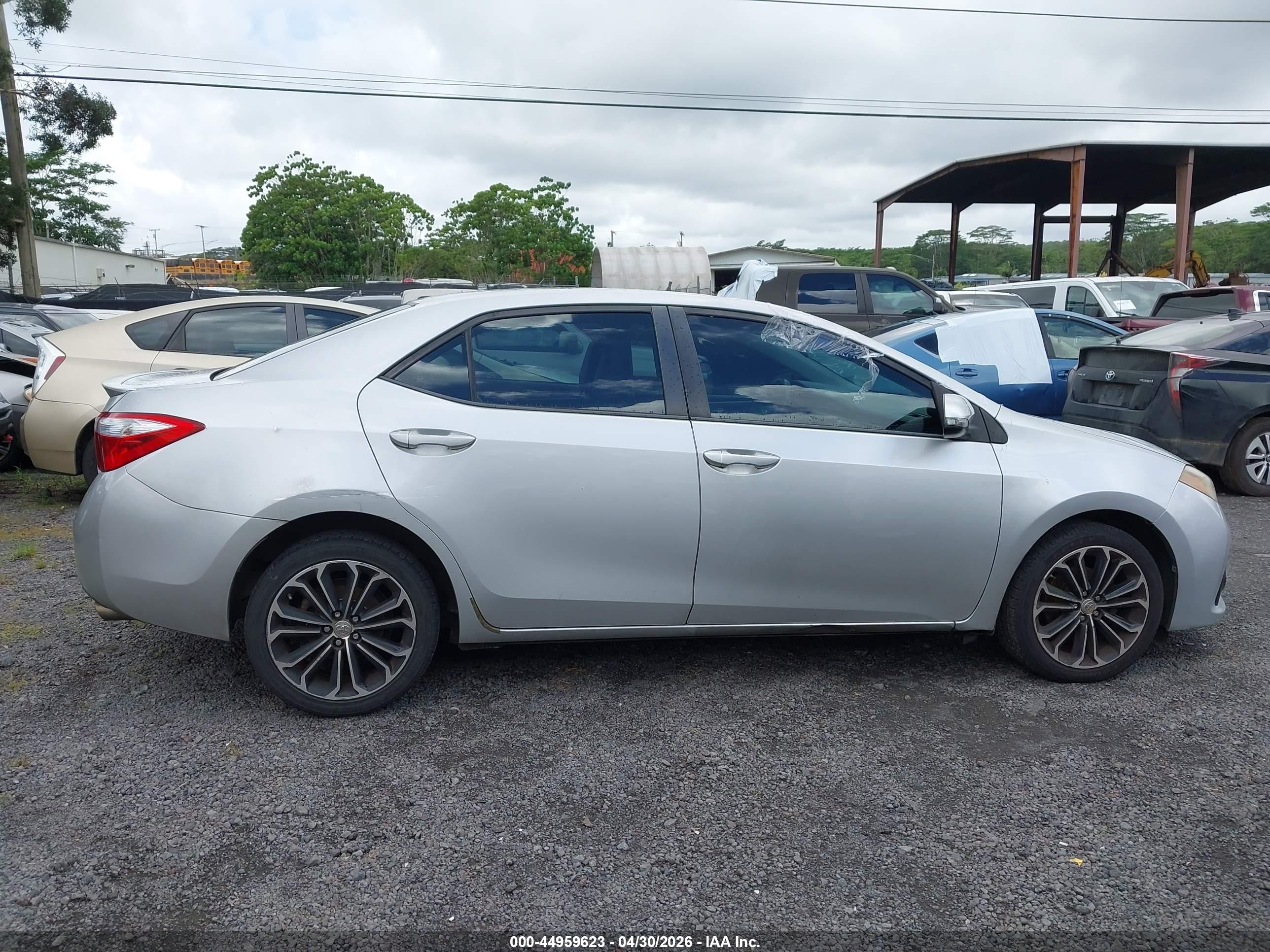 2015 Toyota Corolla S/s Plus/s Premium Silver vin: 5YFBURHEXFP290019