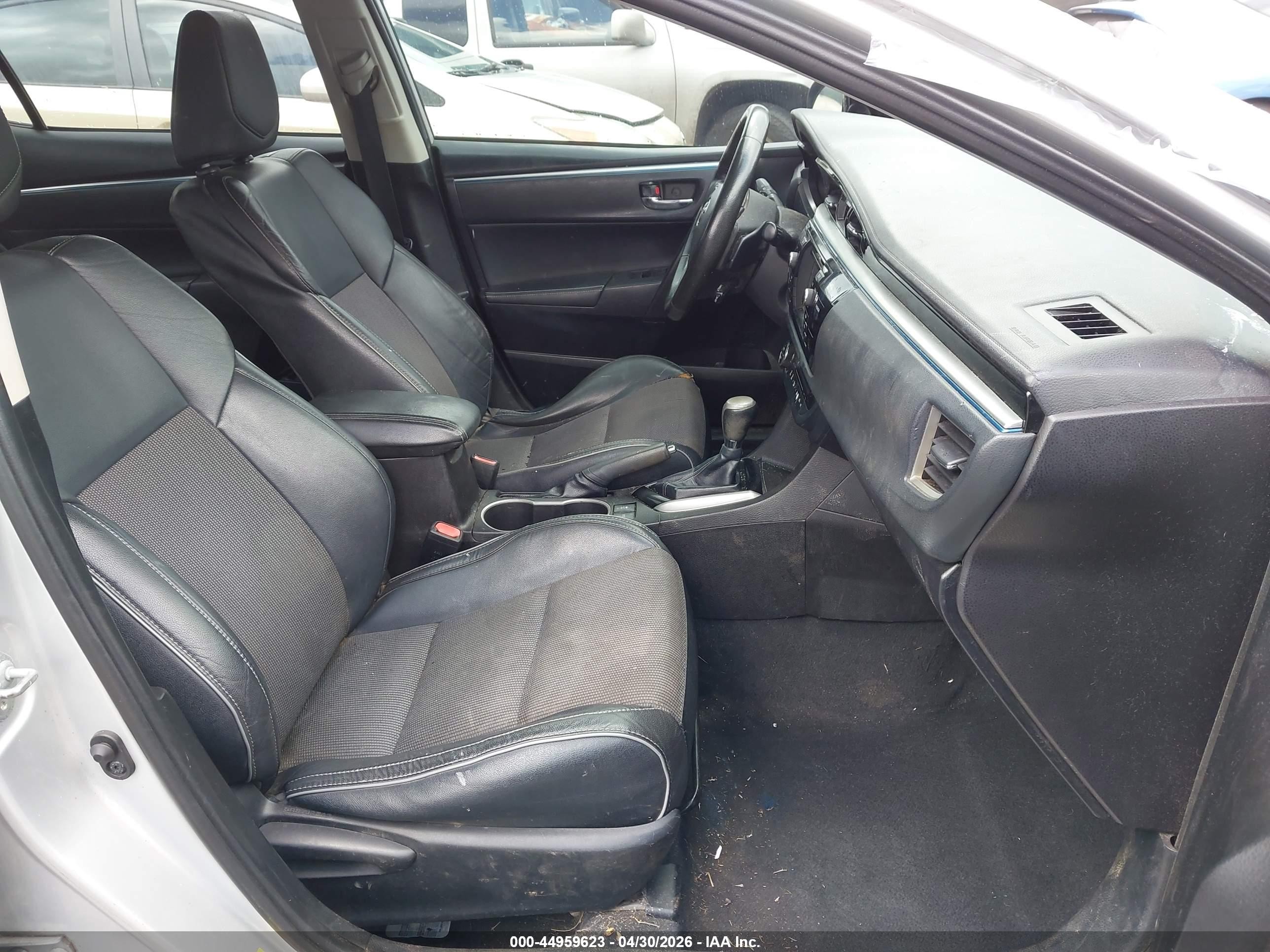 2015 Toyota Corolla S/s Plus/s Premium Silver vin: 5YFBURHEXFP290019
