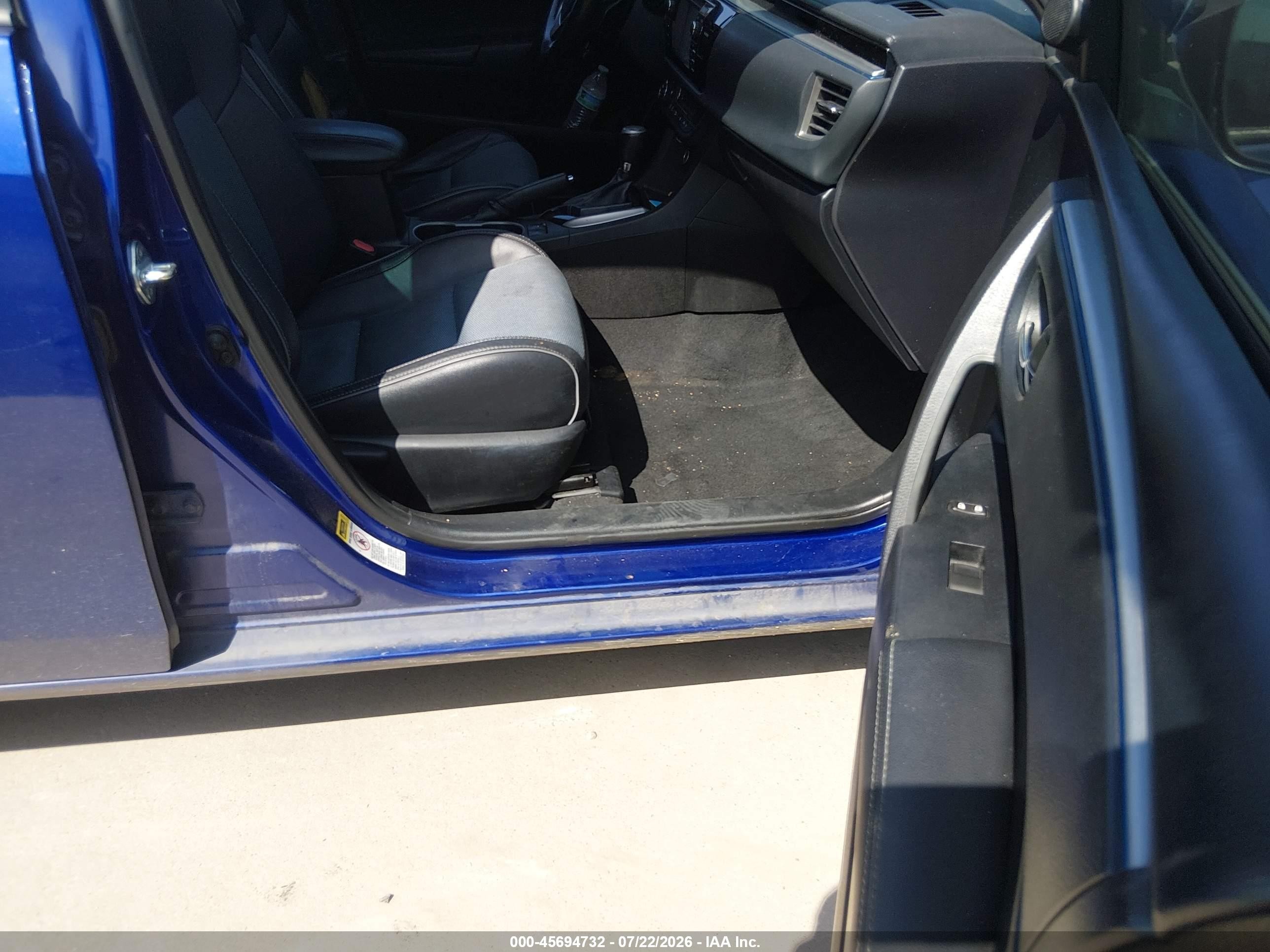 2015 Toyota Corolla S Plus Blue vin: 5YFBURHEXFP290389