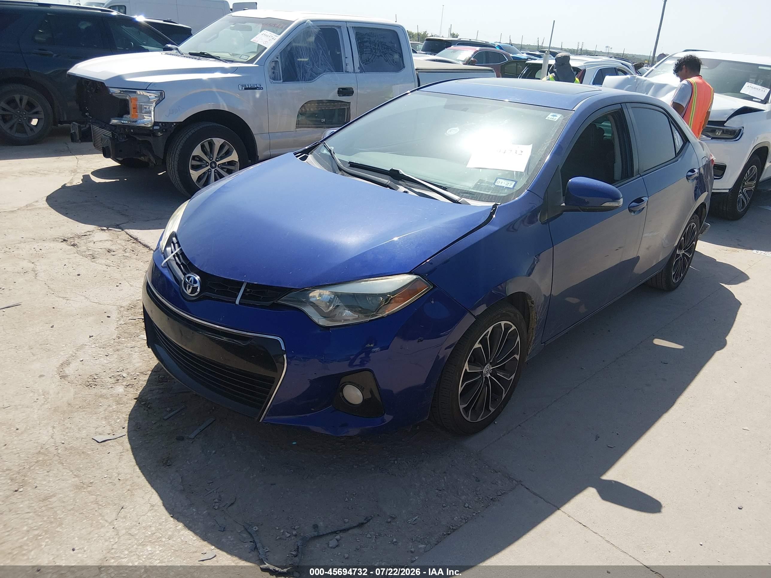 2015 Toyota Corolla S Plus Blue vin: 5YFBURHEXFP290389