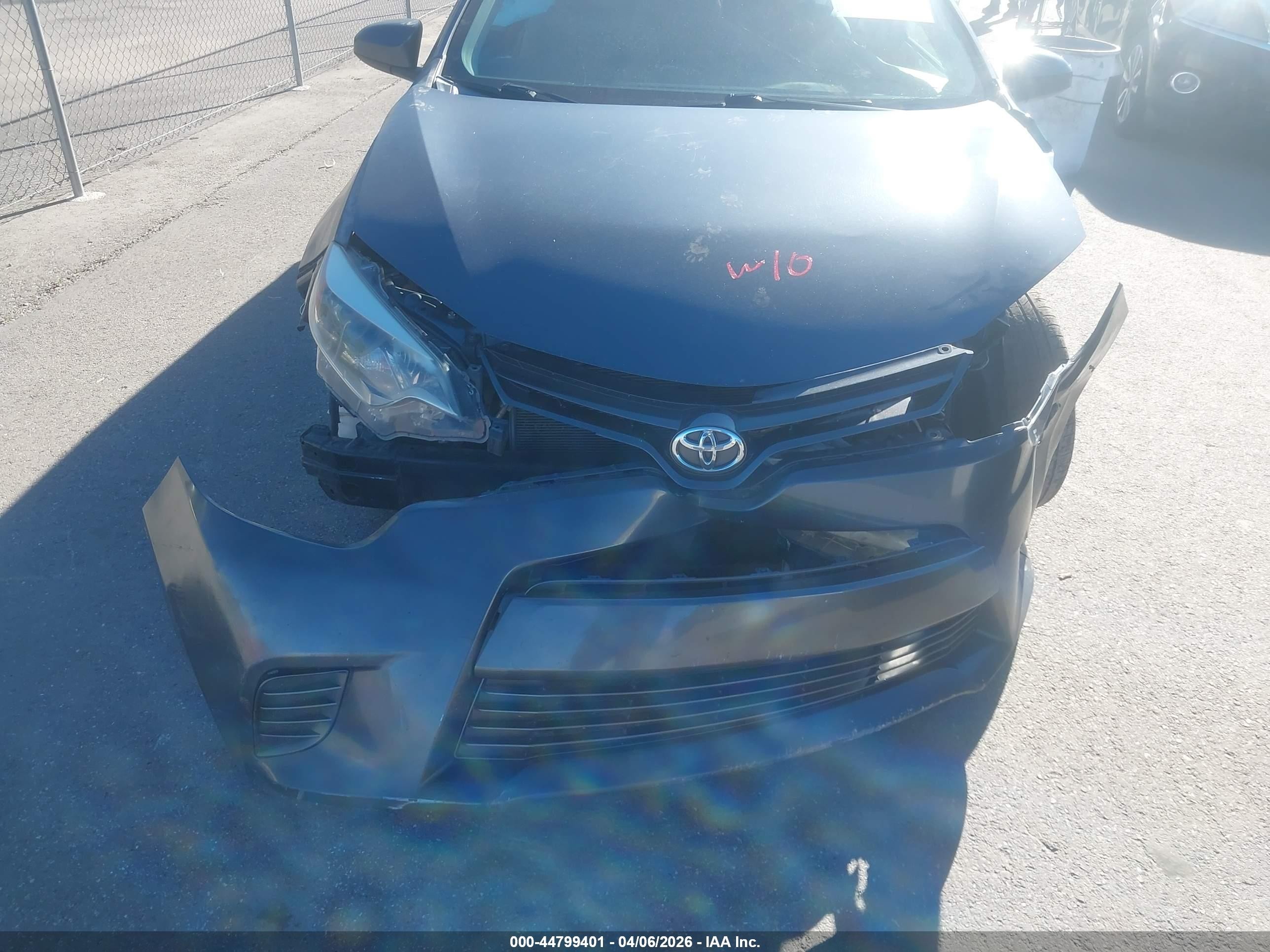 2015 Toyota Corolla Le Gray vin: 5YFBURHEXFP292627