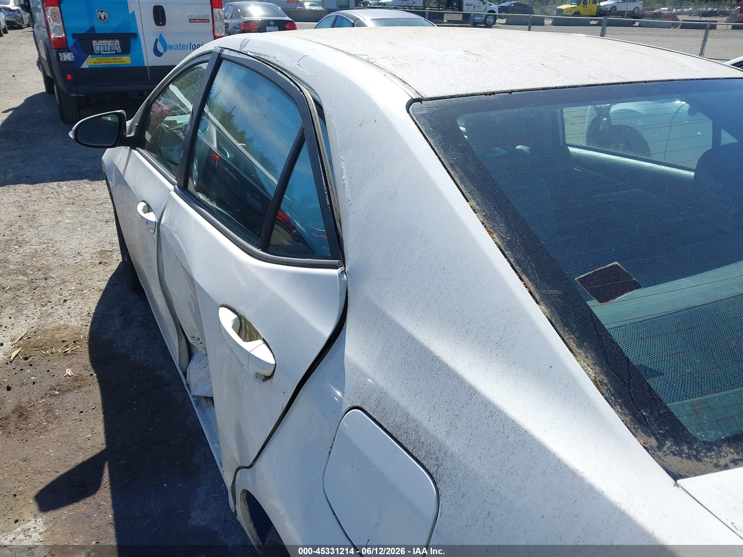 2015 Toyota Corolla S White vin: 5YFBURHEXFP298198