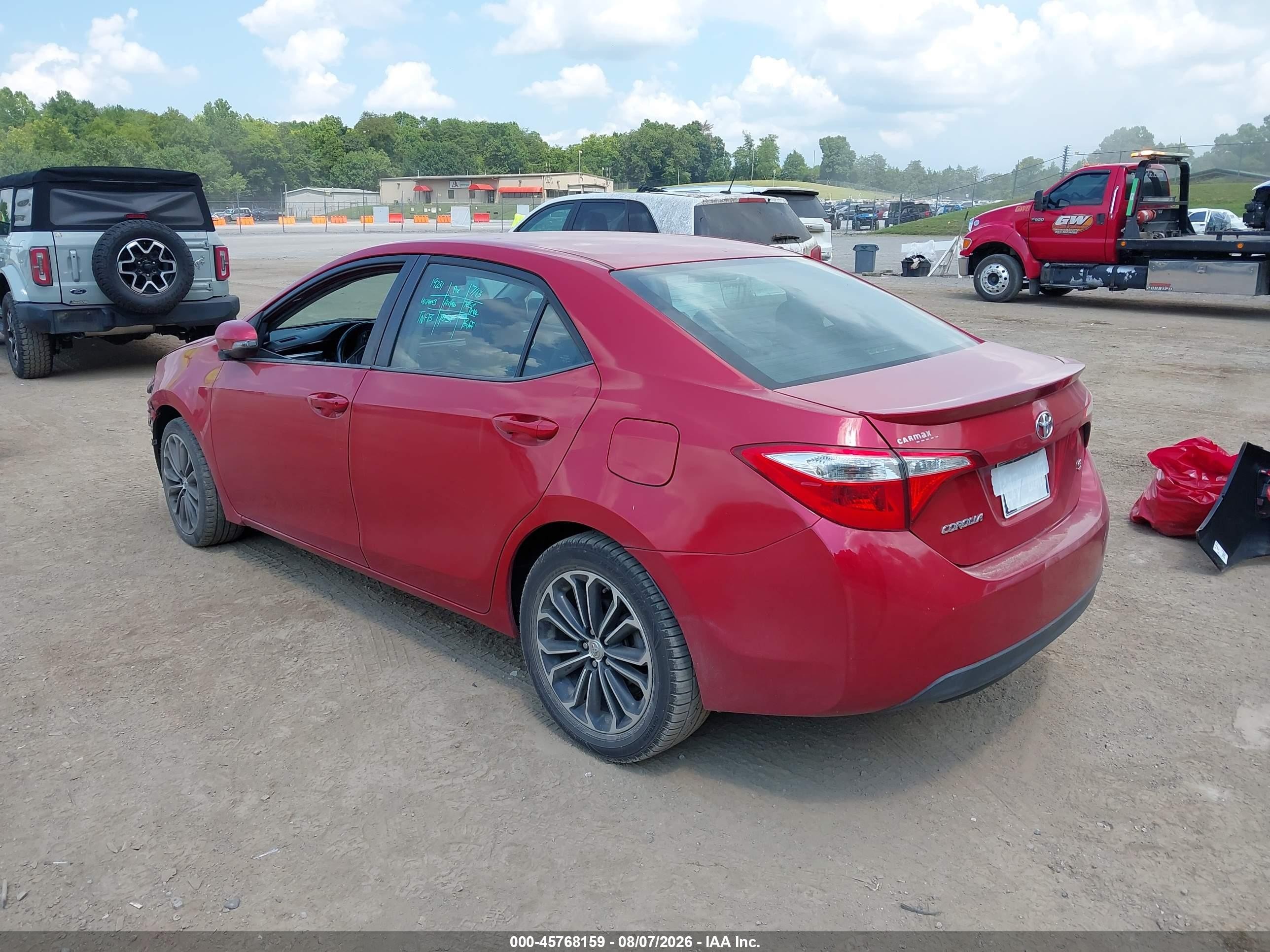 2015 Toyota Corolla S Plus Red vin: 5YFBURHEXFP298427