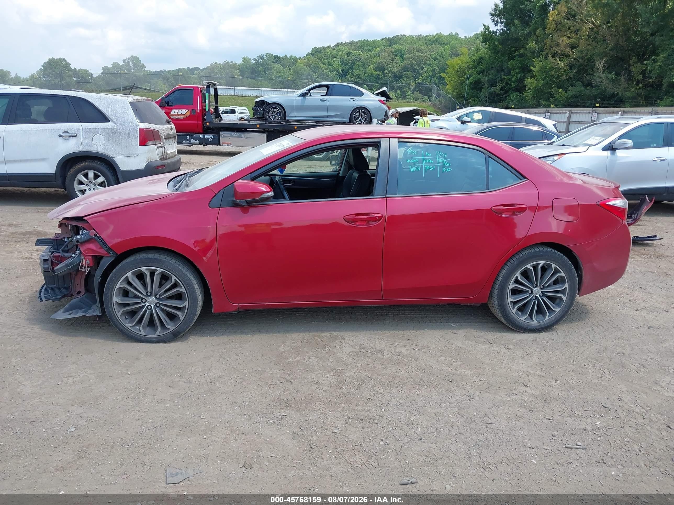 2015 Toyota Corolla S Plus Red vin: 5YFBURHEXFP298427