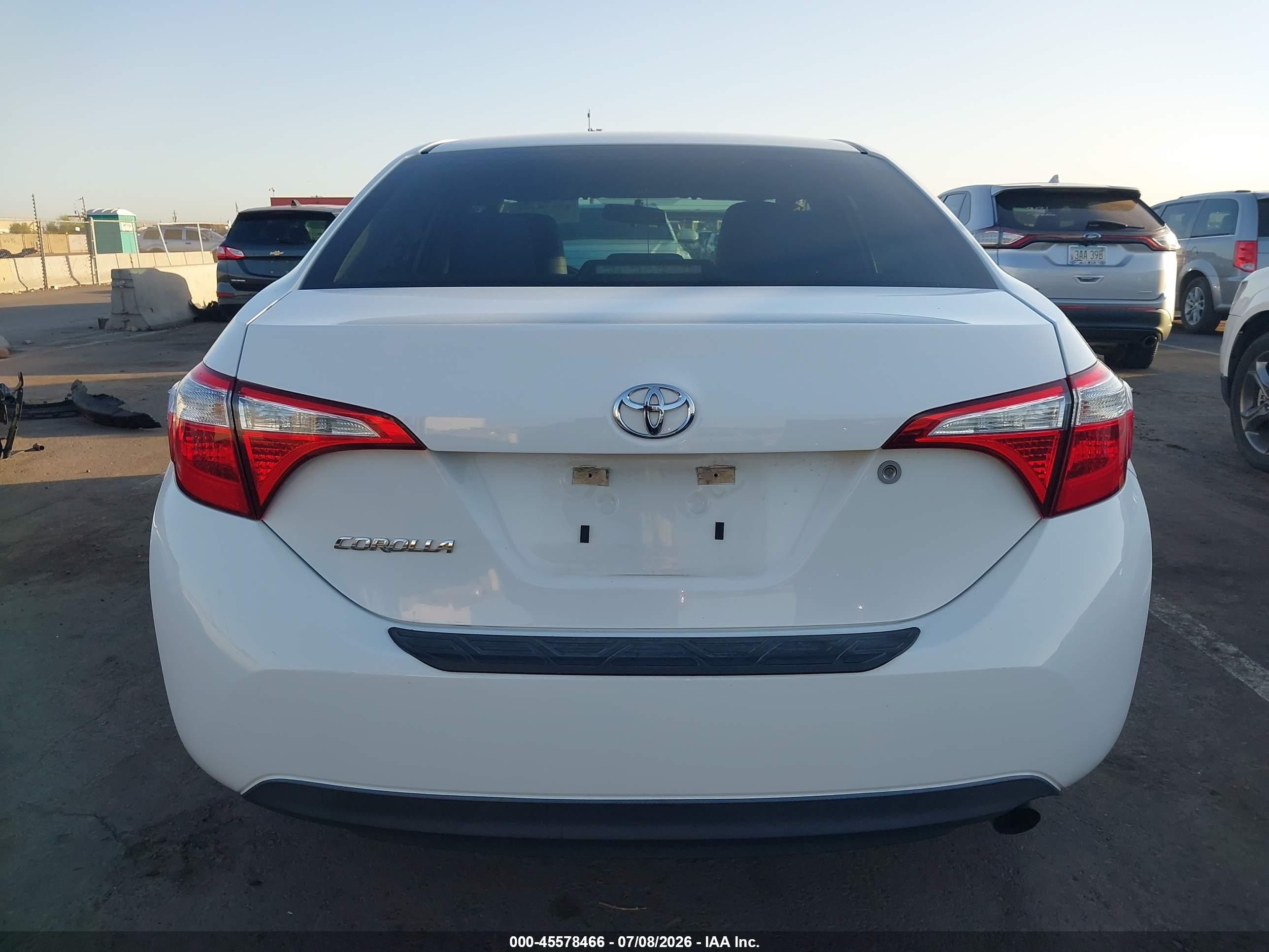 2015 Toyota Corolla L White vin: 5YFBURHEXFP311760