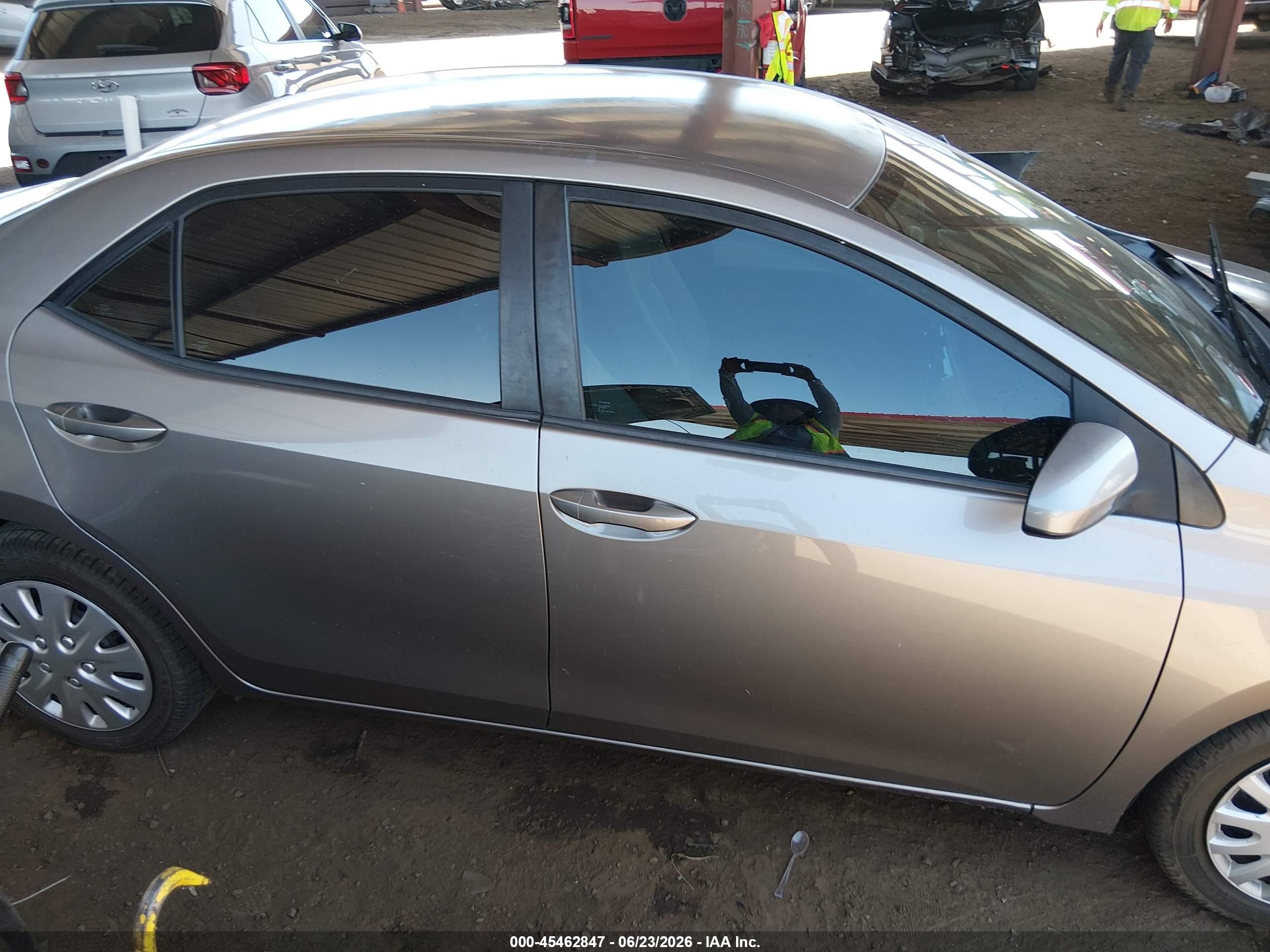 2015 Toyota Corolla Le Gray vin: 5YFBURHEXFP312407