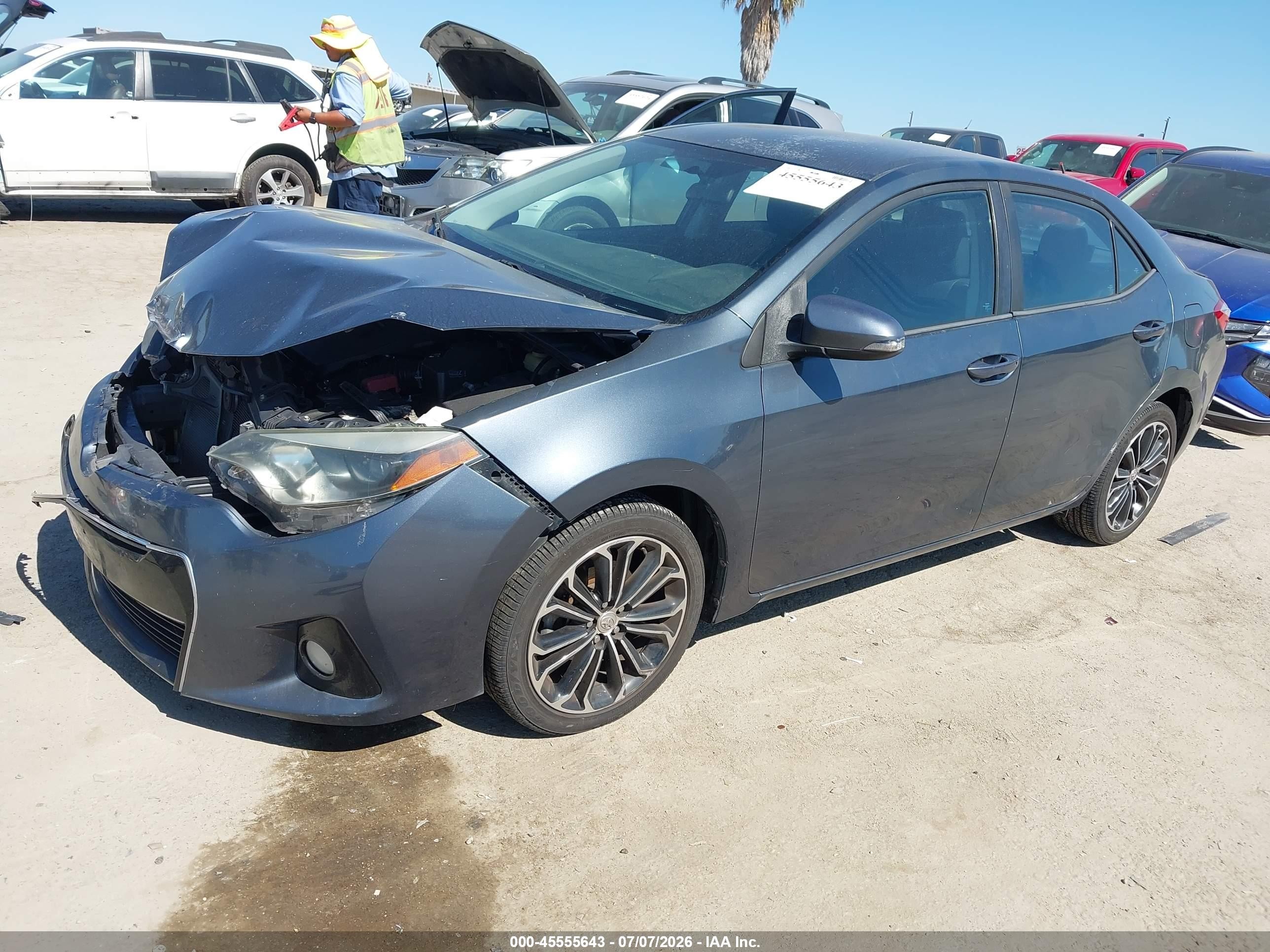 2015 Toyota Corolla S Plus Blue vin: 5YFBURHEXFP313010