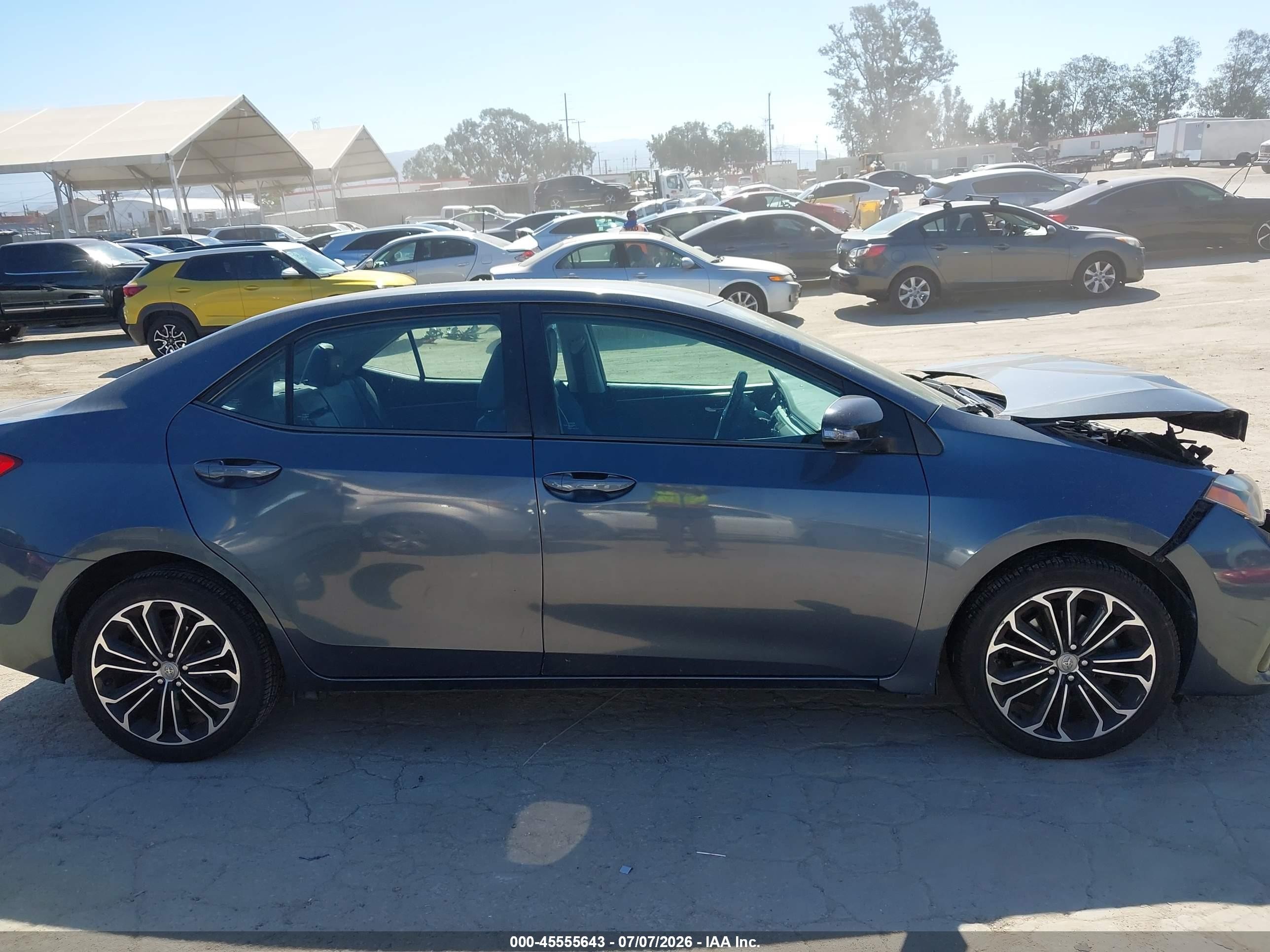 2015 Toyota Corolla S Plus Blue vin: 5YFBURHEXFP313010