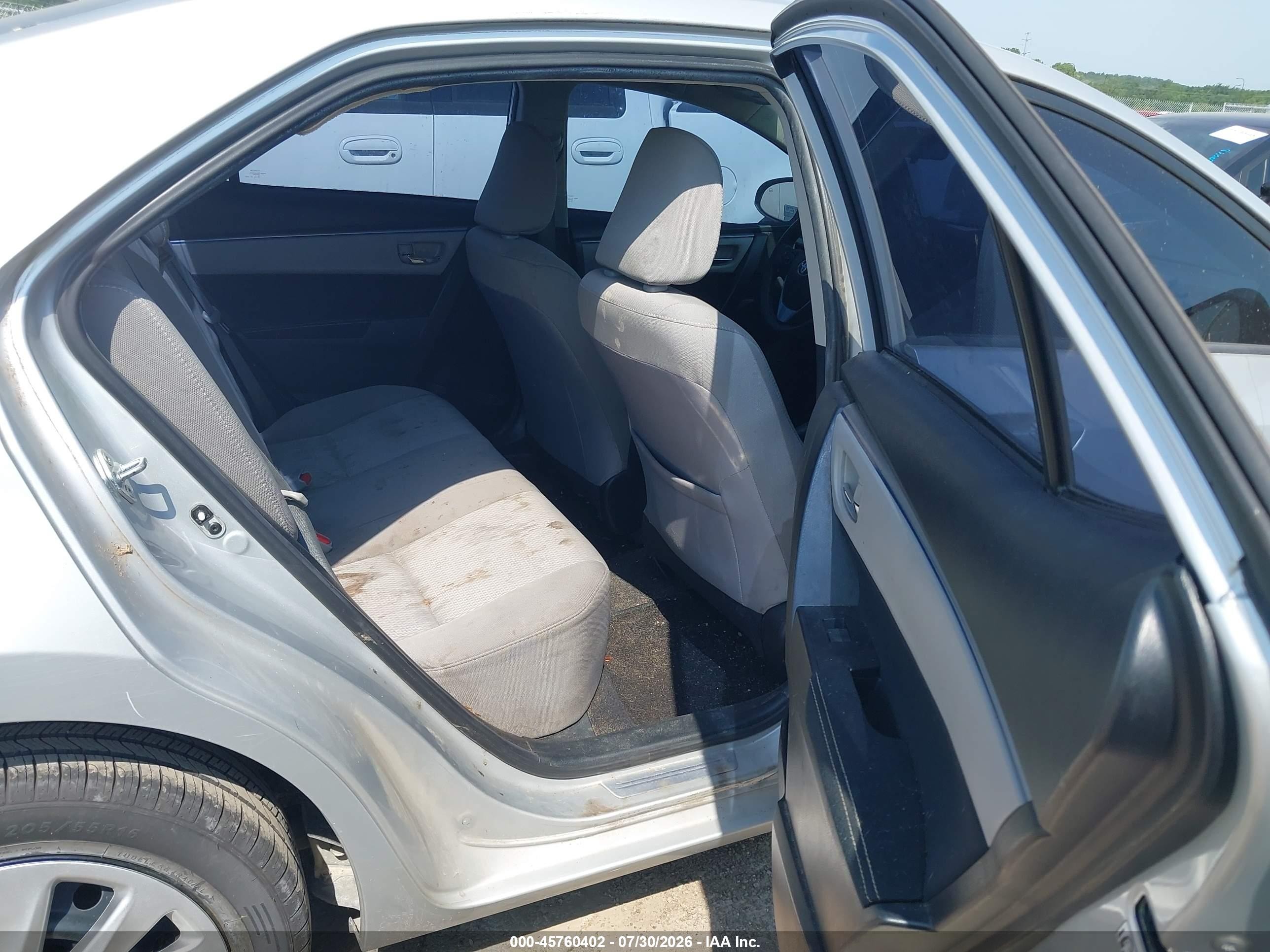 2015 Toyota Corolla Le Silver vin: 5YFBURHEXFP329773