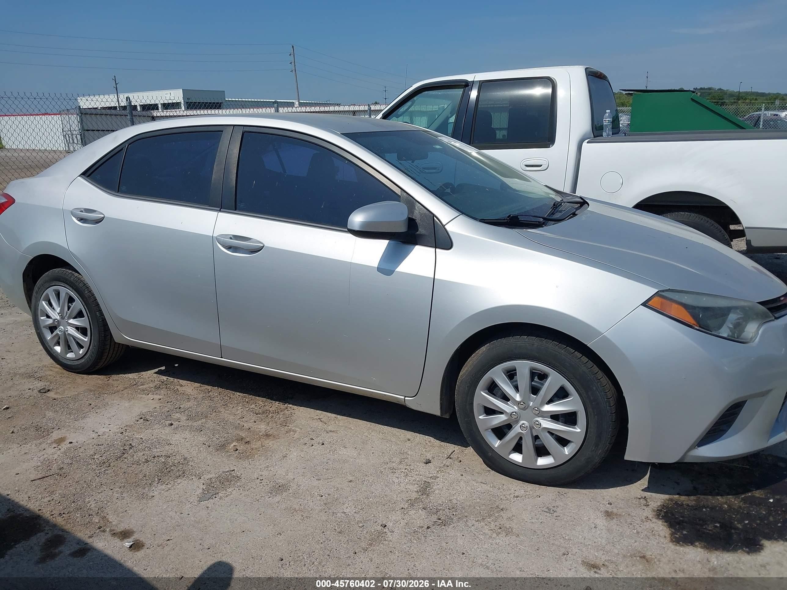 2015 Toyota Corolla Le Silver vin: 5YFBURHEXFP329773
