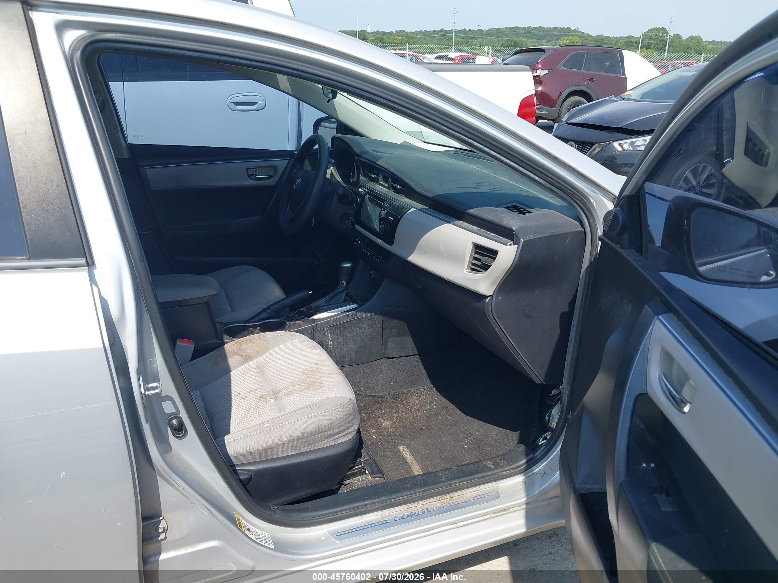 2015 Toyota Corolla Le Silver vin: 5YFBURHEXFP329773