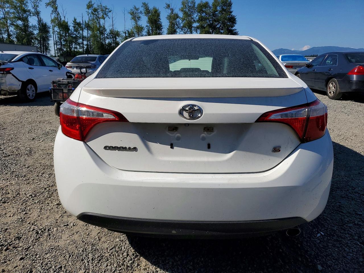 2015 Toyota Corolla S Plus White vin: 5YFBURHEXFP339512
