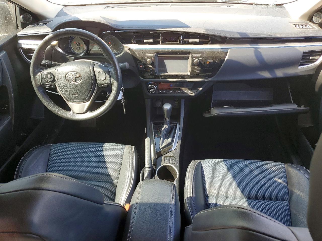 2015 Toyota Corolla S Plus White vin: 5YFBURHEXFP339512