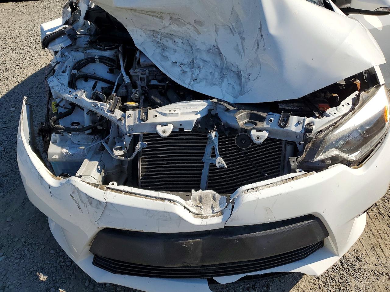 2015 Toyota Corolla S Plus White vin: 5YFBURHEXFP339512