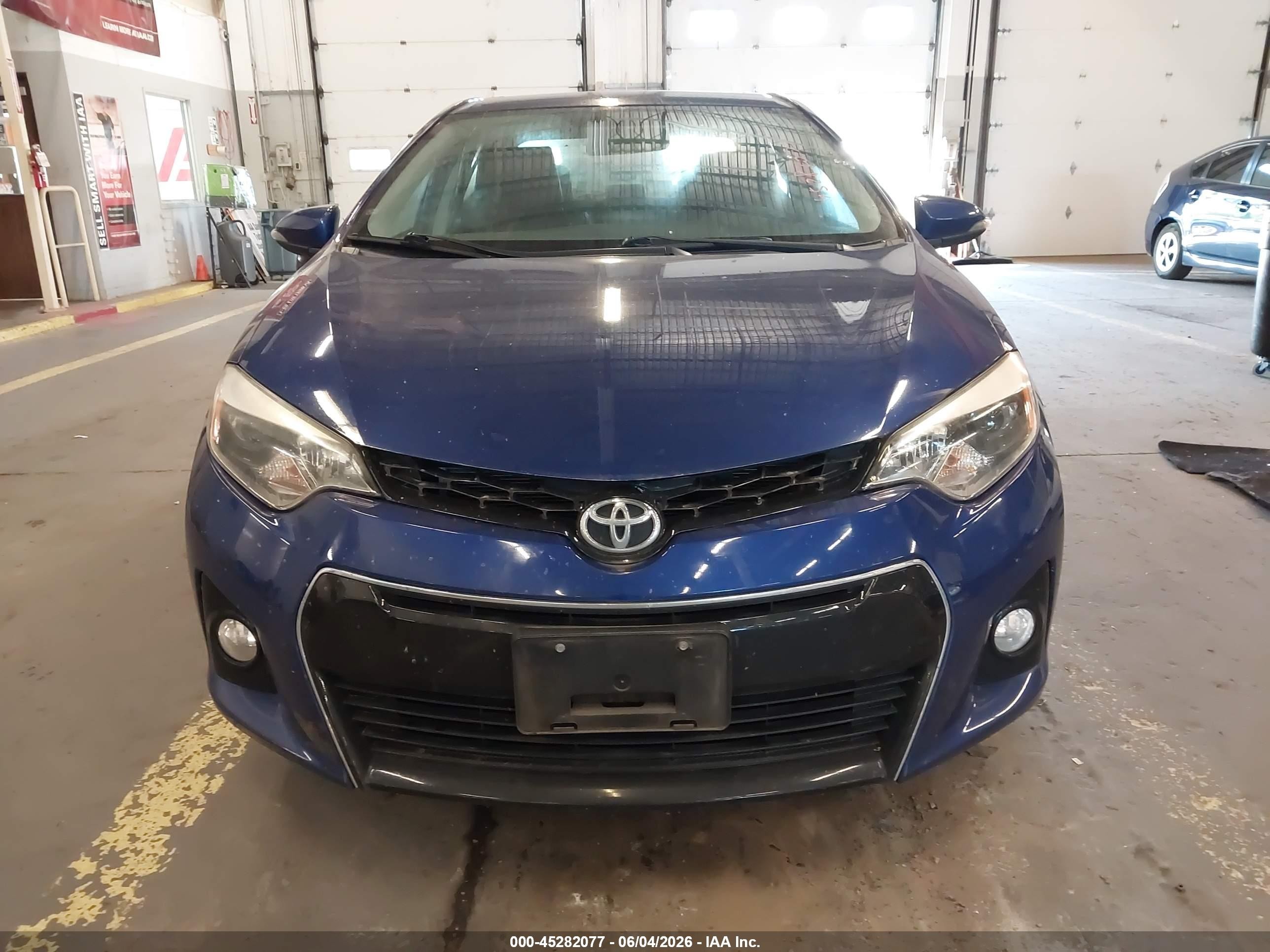 2015 Toyota Corolla S Plus Blue vin: 5YFBURHEXFP342006