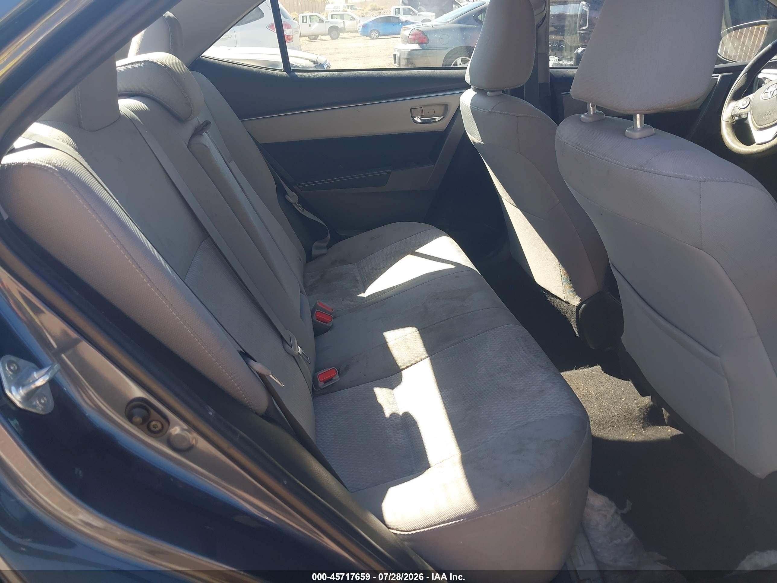 2015 Toyota Corolla Le Plus Blue vin: 5YFBURHEXFP347738