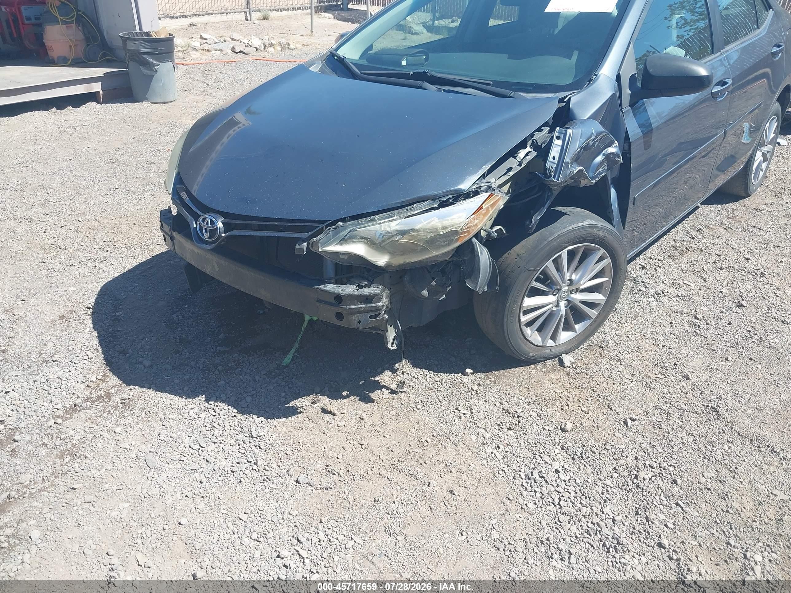 2015 Toyota Corolla Le Plus Blue vin: 5YFBURHEXFP347738