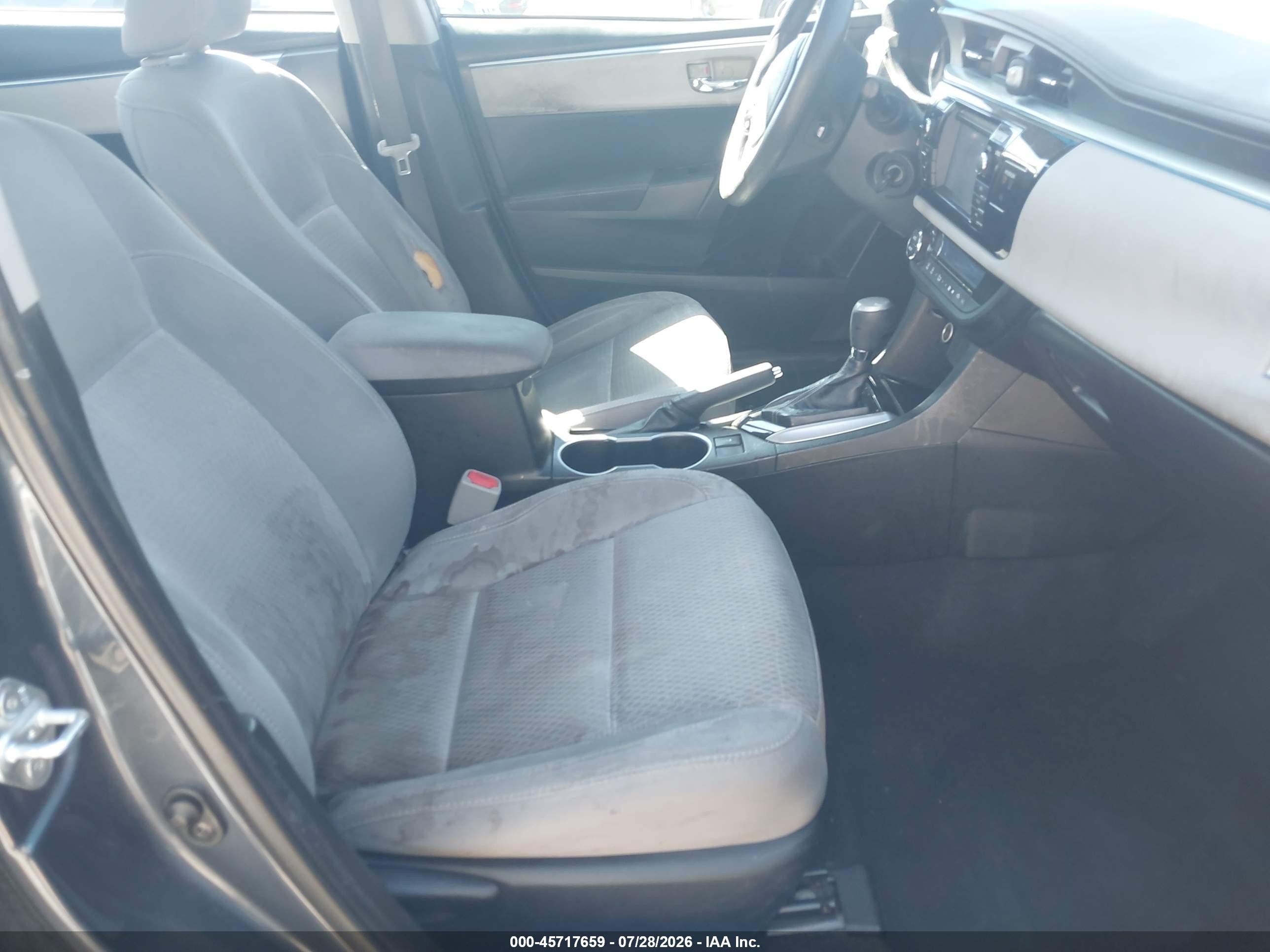 2015 Toyota Corolla Le Plus Blue vin: 5YFBURHEXFP347738
