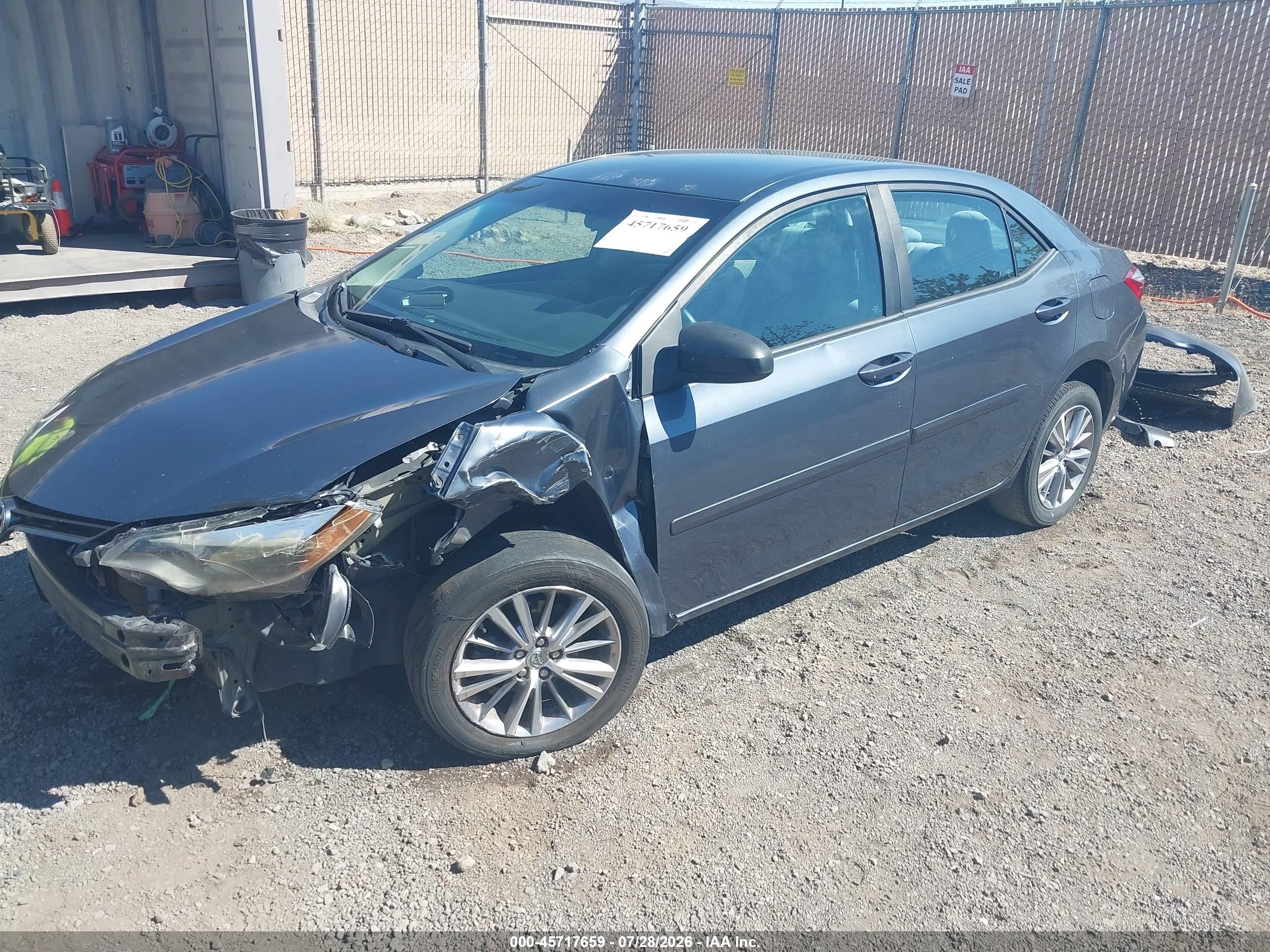 2015 Toyota Corolla Le Plus Blue vin: 5YFBURHEXFP347738