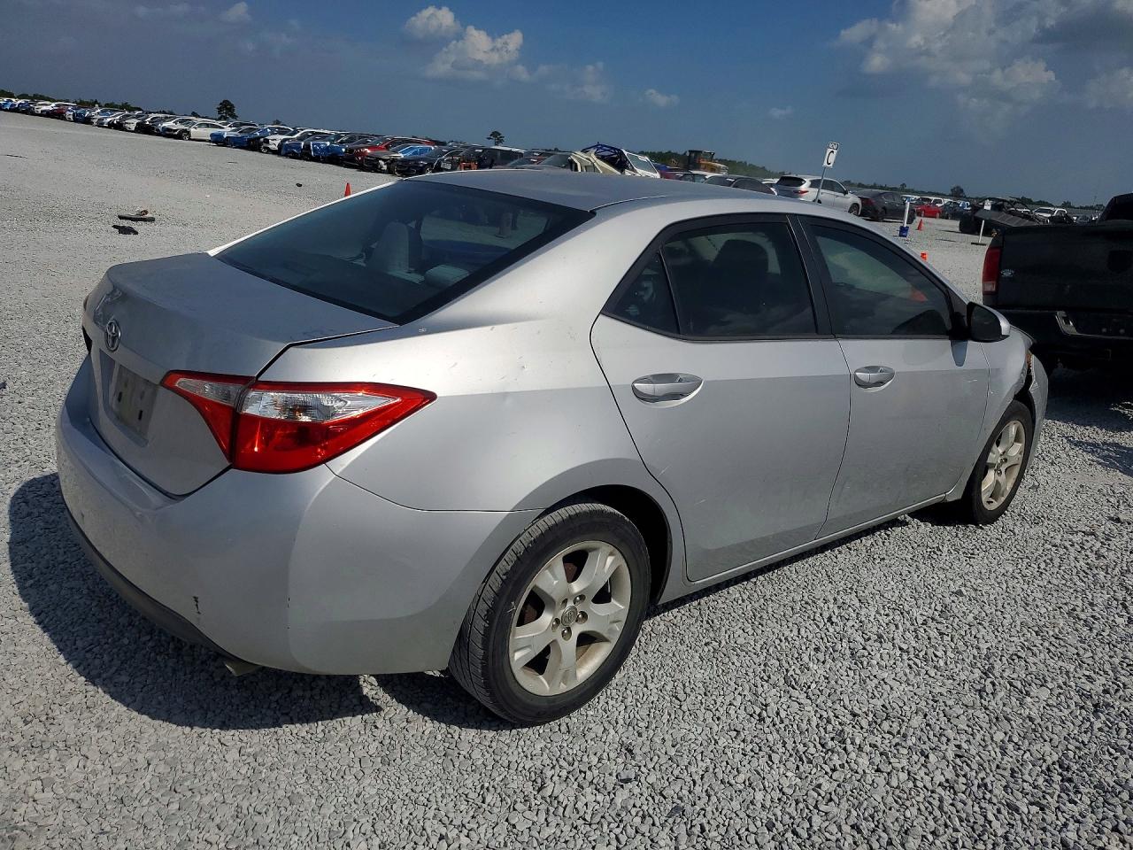 2015 Toyota Corolla Le Silver vin: 5YFBURHEXFP354527