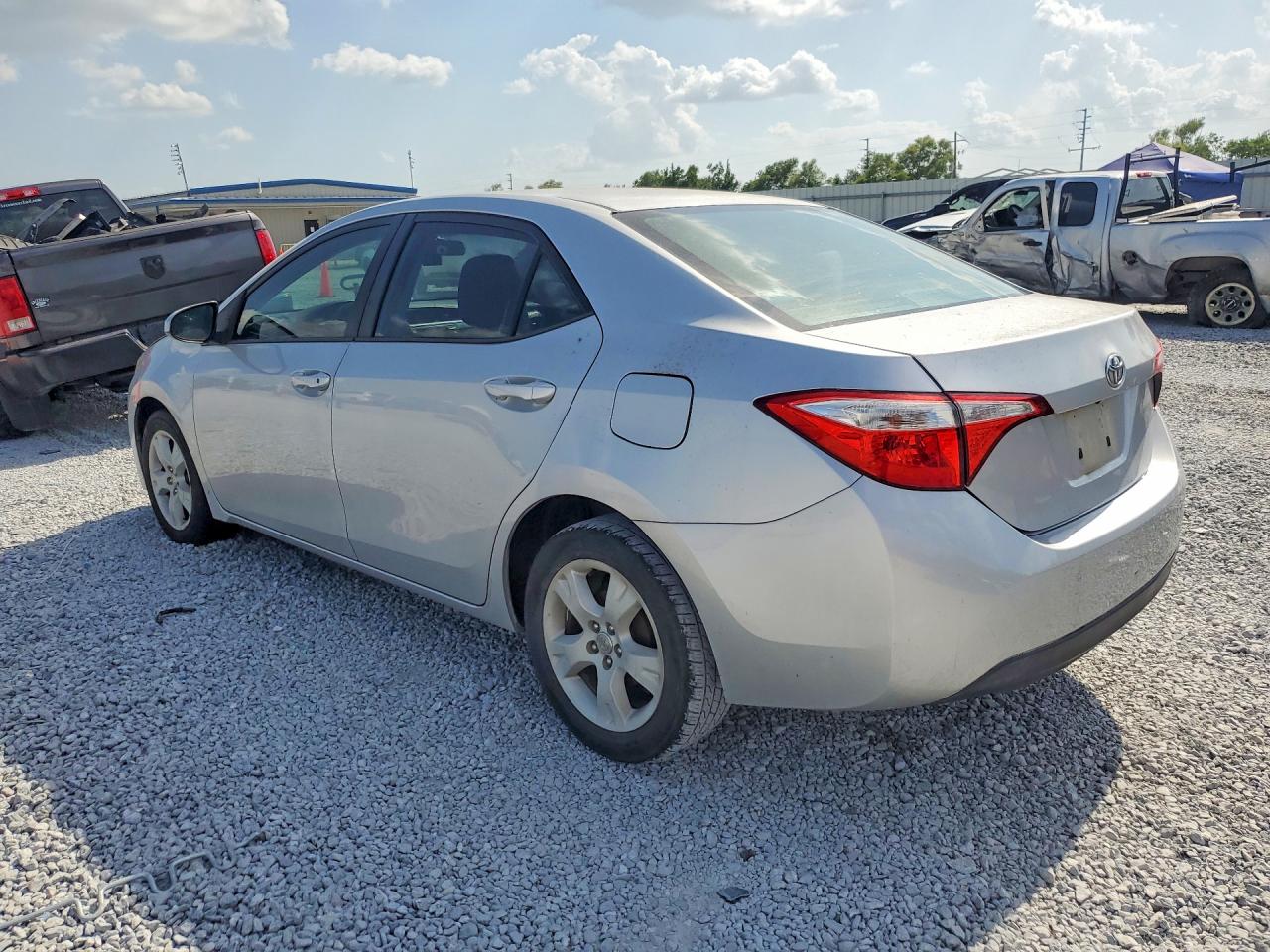 2015 Toyota Corolla Le Silver vin: 5YFBURHEXFP354527