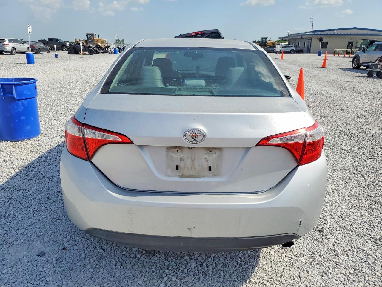 2015 Toyota Corolla Le Silver vin: 5YFBURHEXFP354527