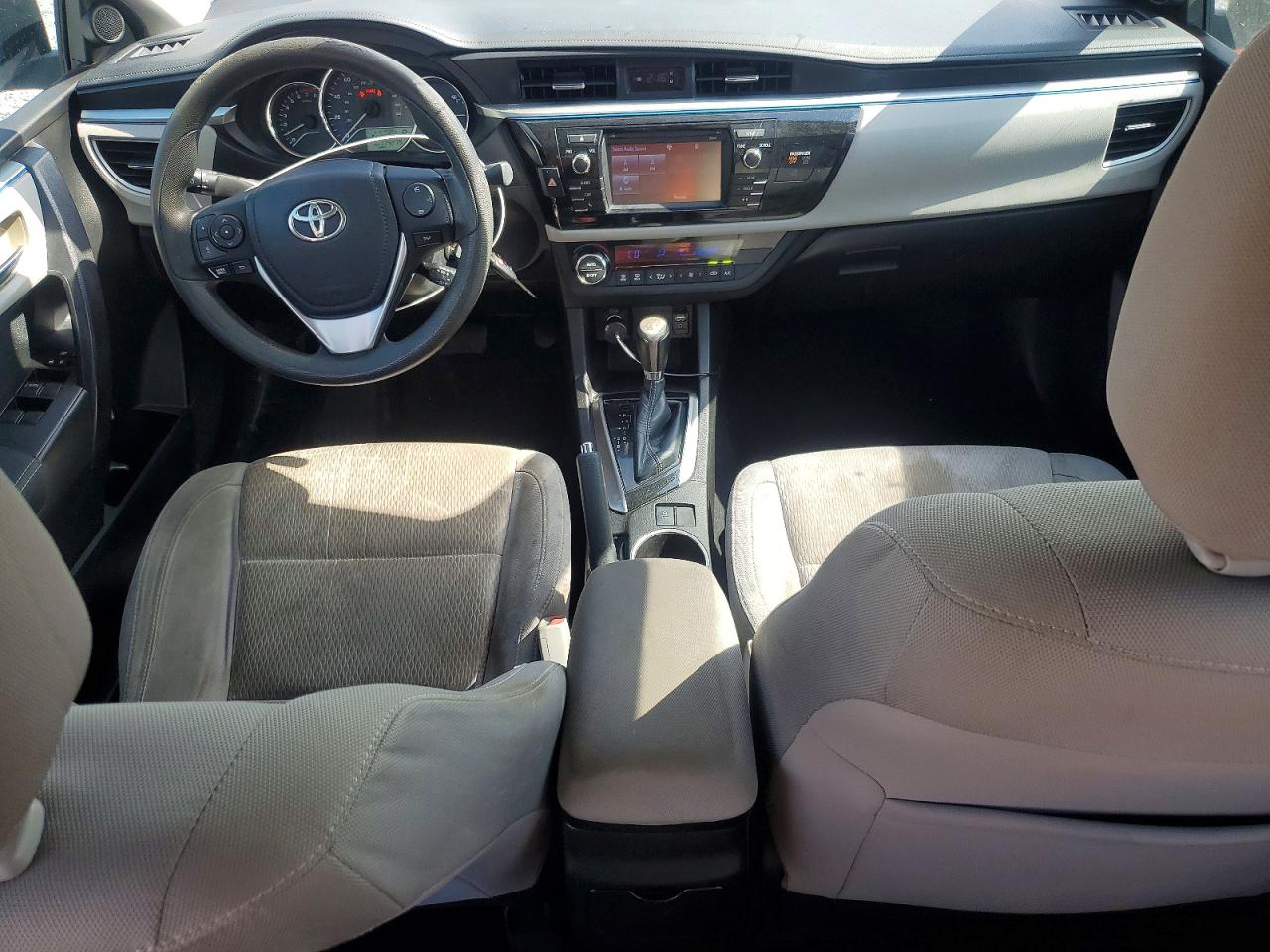 2015 Toyota Corolla Le Silver vin: 5YFBURHEXFP354527