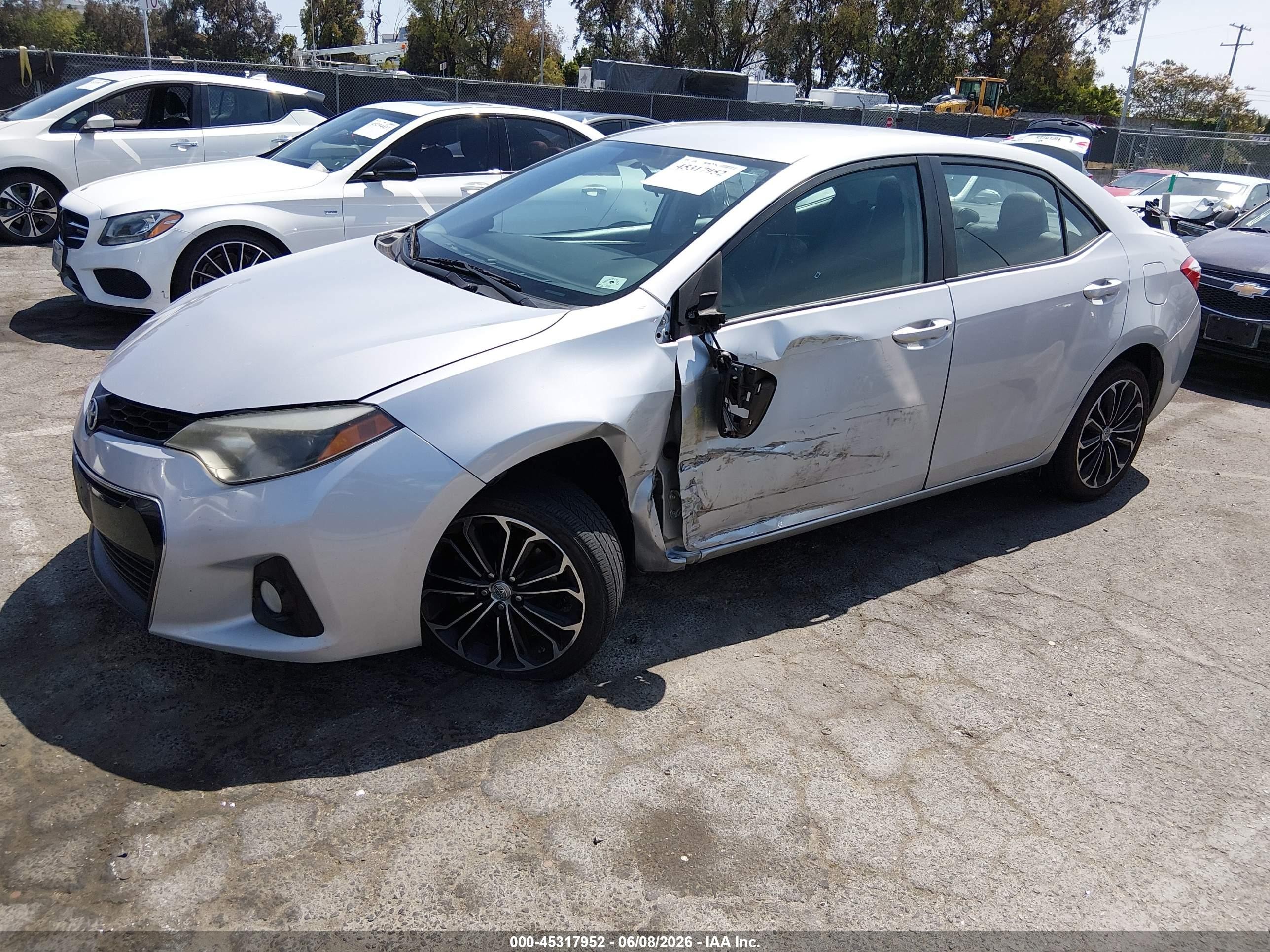 2015 Toyota Corolla S Plus Silver vin: 5YFBURHEXFP357962