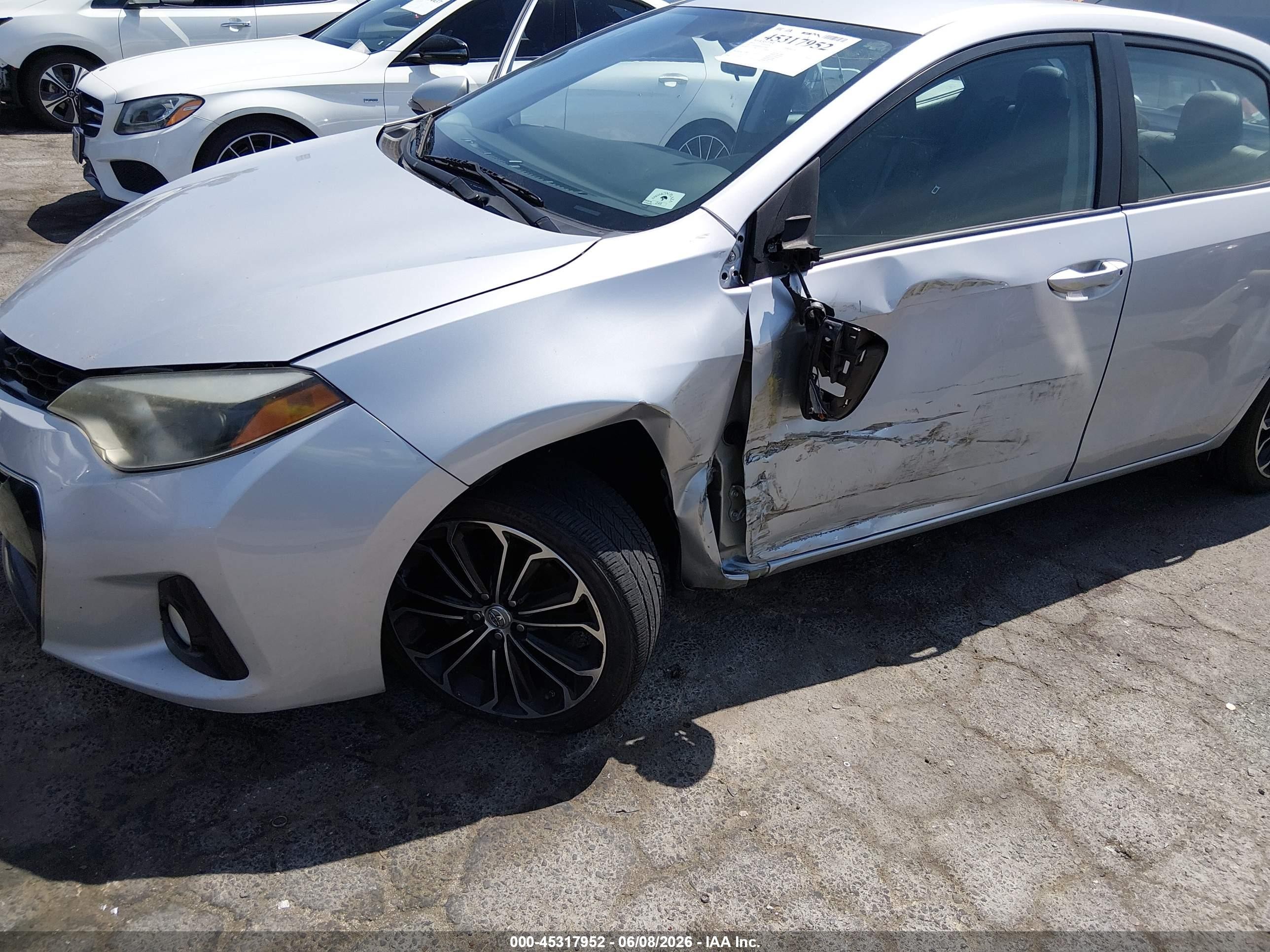 2015 Toyota Corolla S Plus Silver vin: 5YFBURHEXFP357962