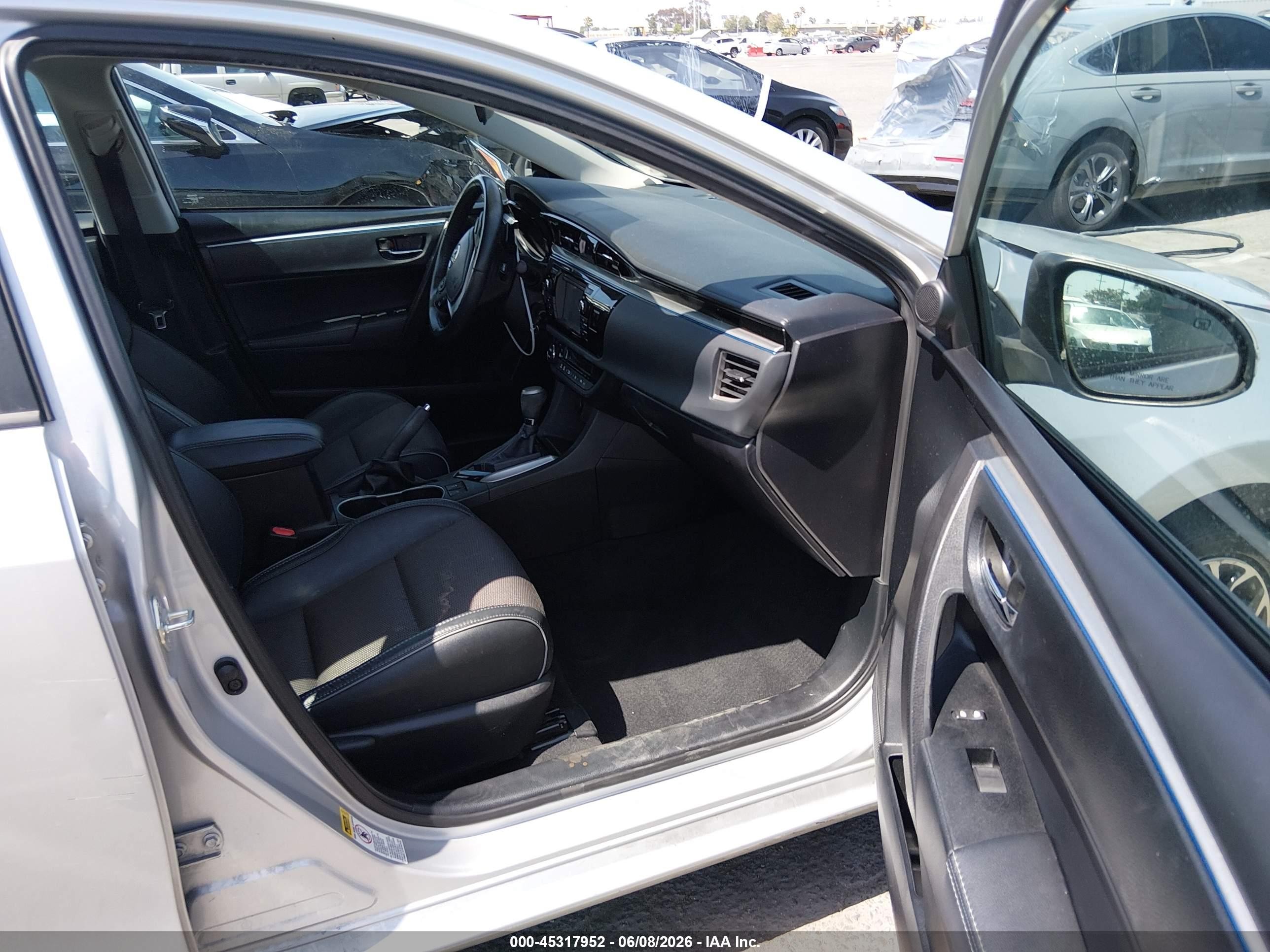 2015 Toyota Corolla S Plus Silver vin: 5YFBURHEXFP357962