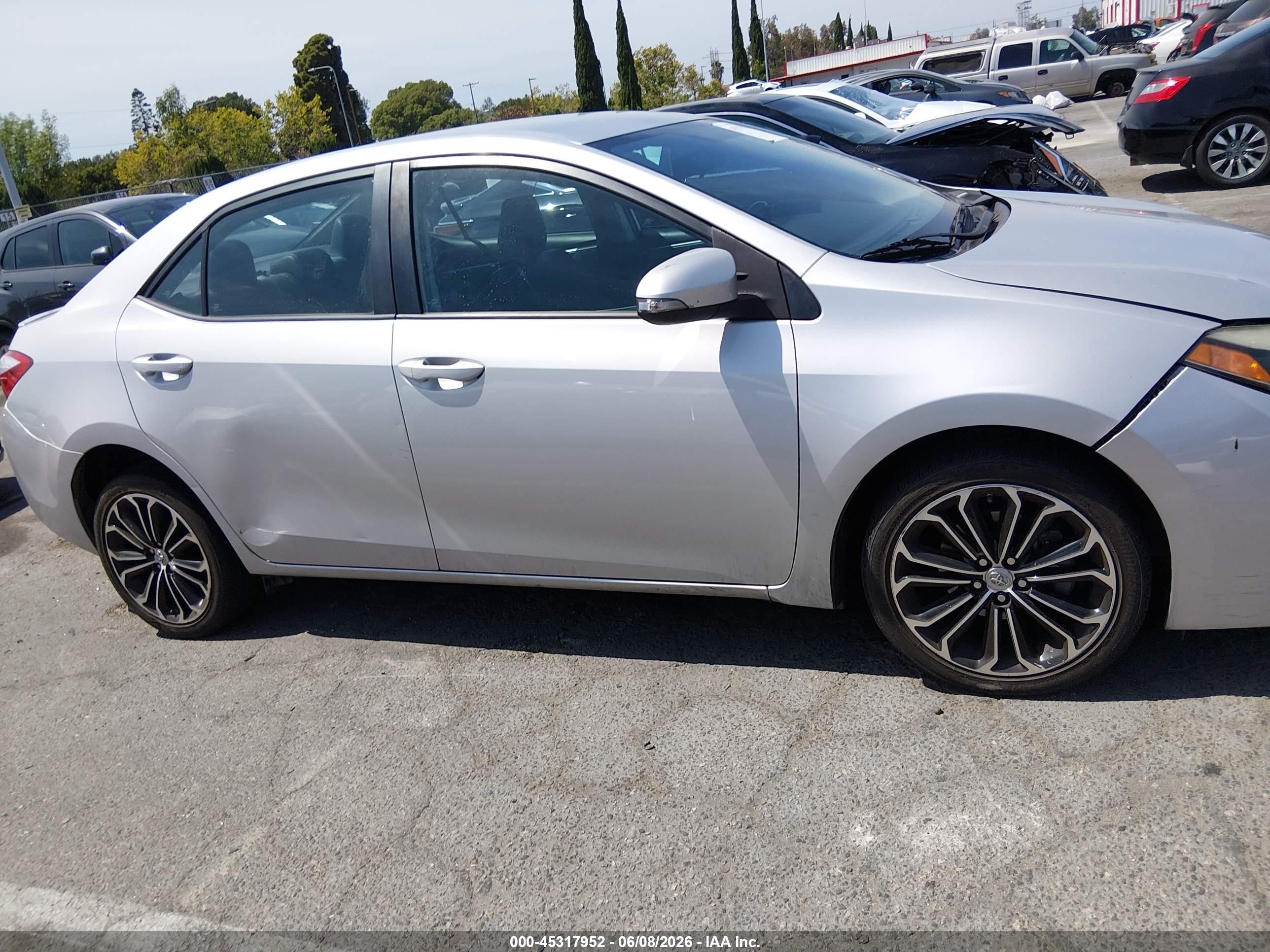 2015 Toyota Corolla S Plus Silver vin: 5YFBURHEXFP357962