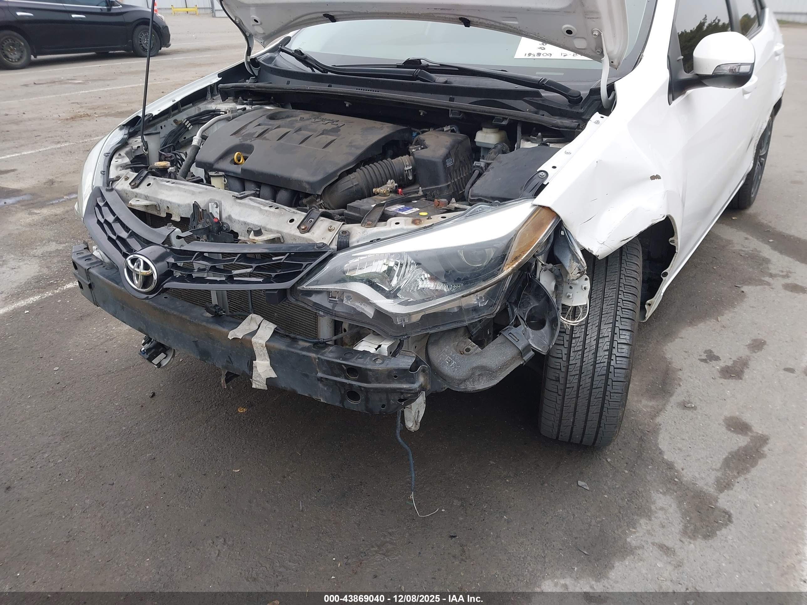2015 Toyota Corolla S Plus White vin: 5YFBURHEXFP358304