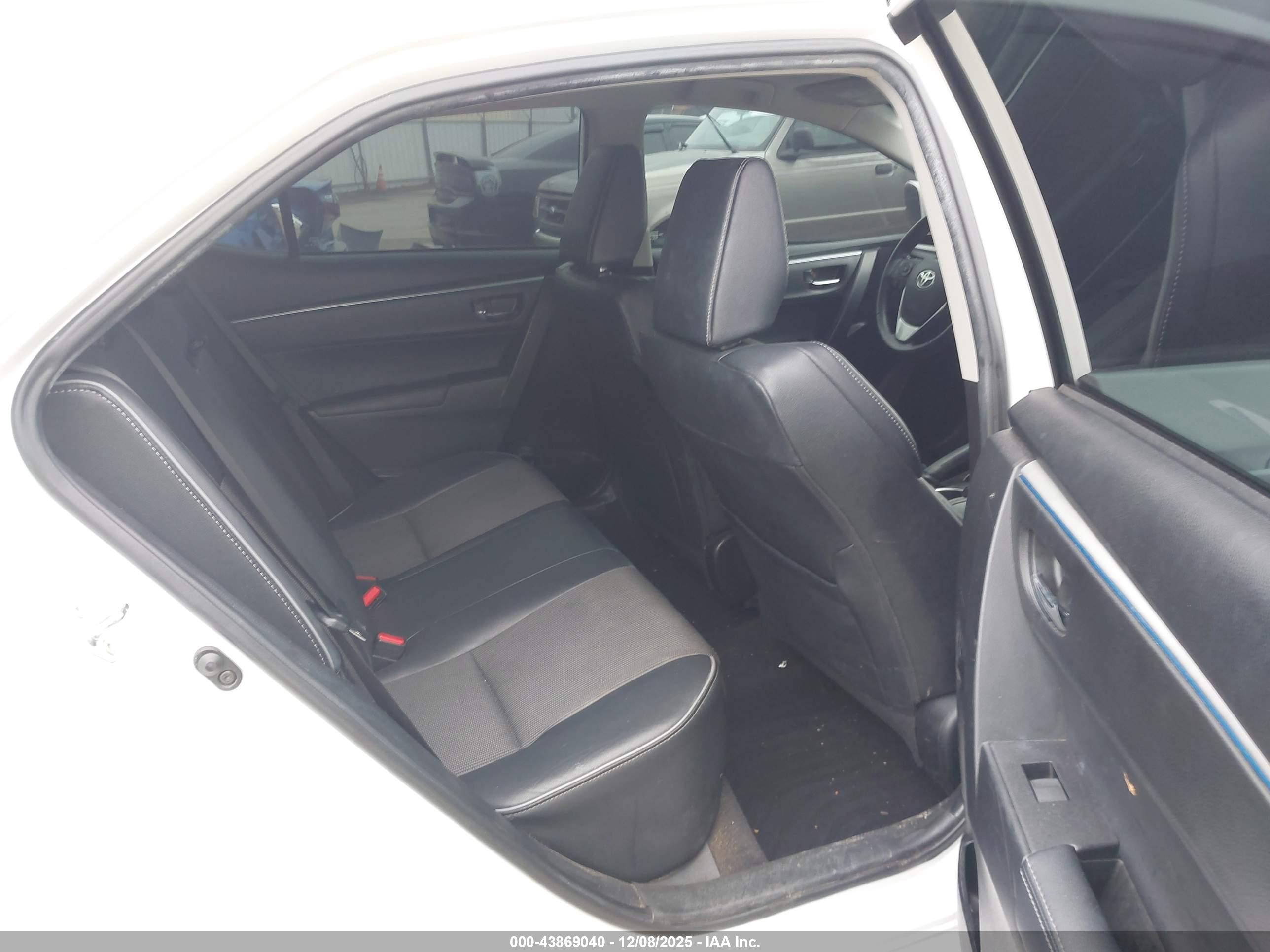 2015 Toyota Corolla S Plus White vin: 5YFBURHEXFP358304