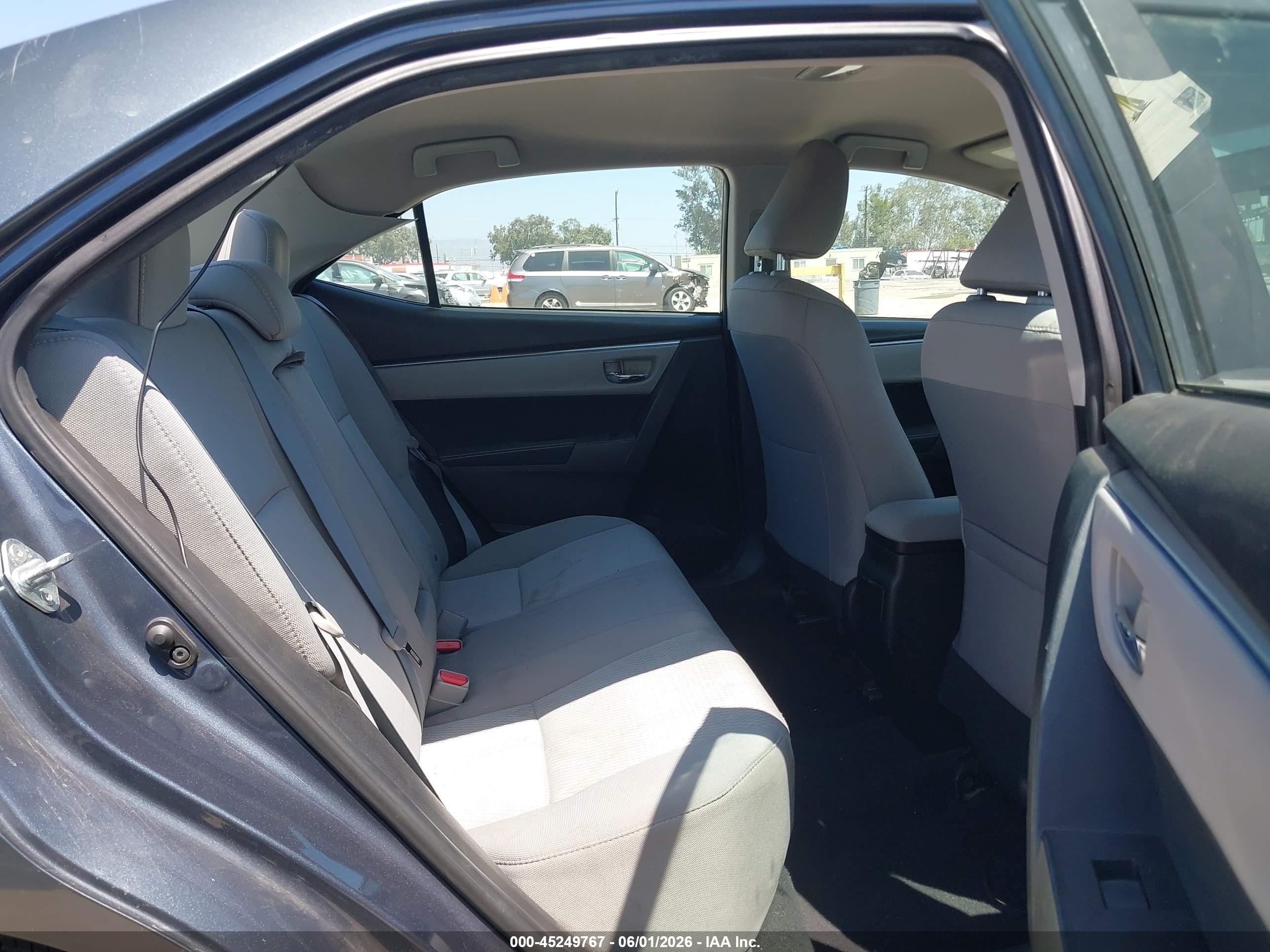 2016 Toyota Corolla Le Gray vin: 5YFBURHEXGP542403