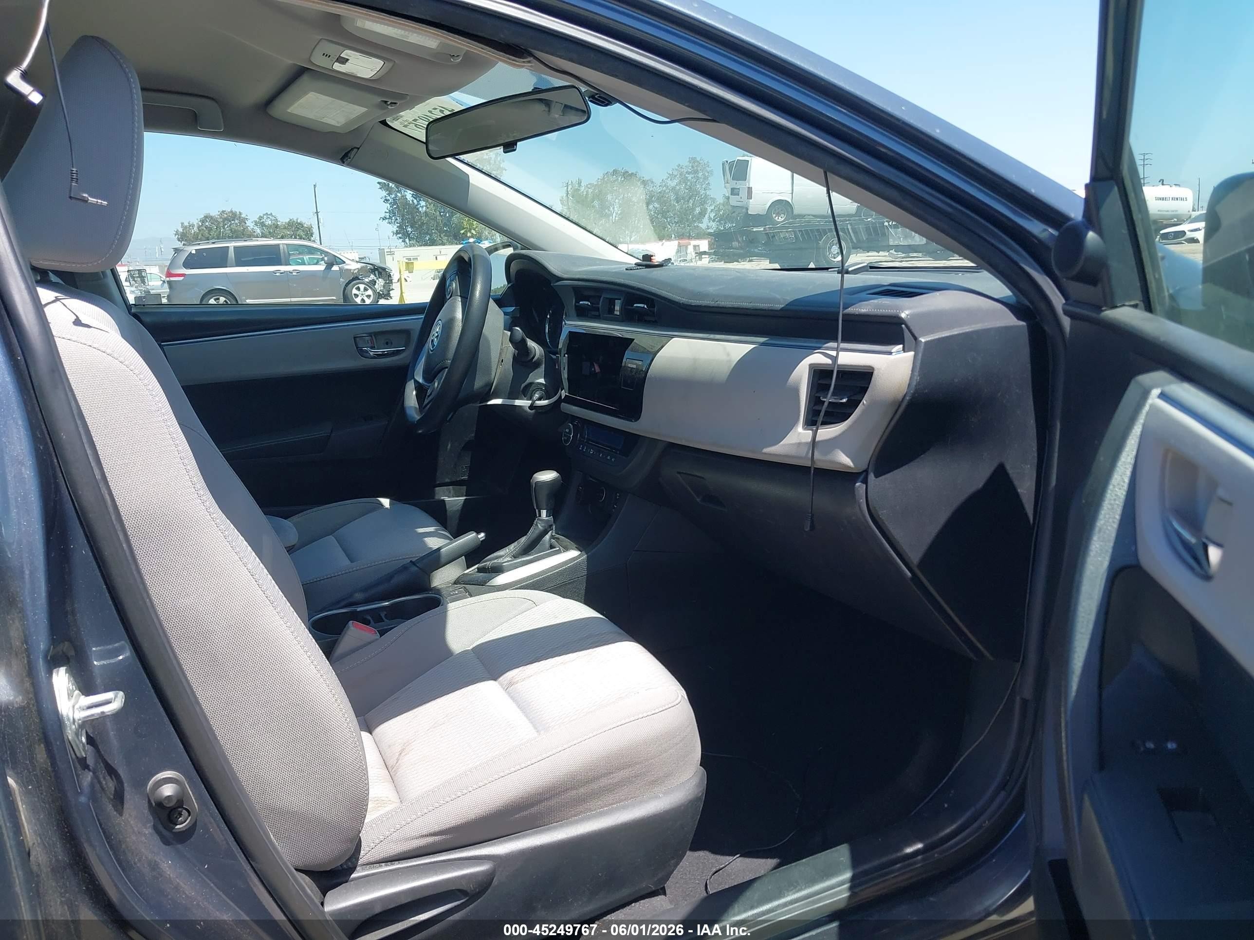 2016 Toyota Corolla Le Gray vin: 5YFBURHEXGP542403