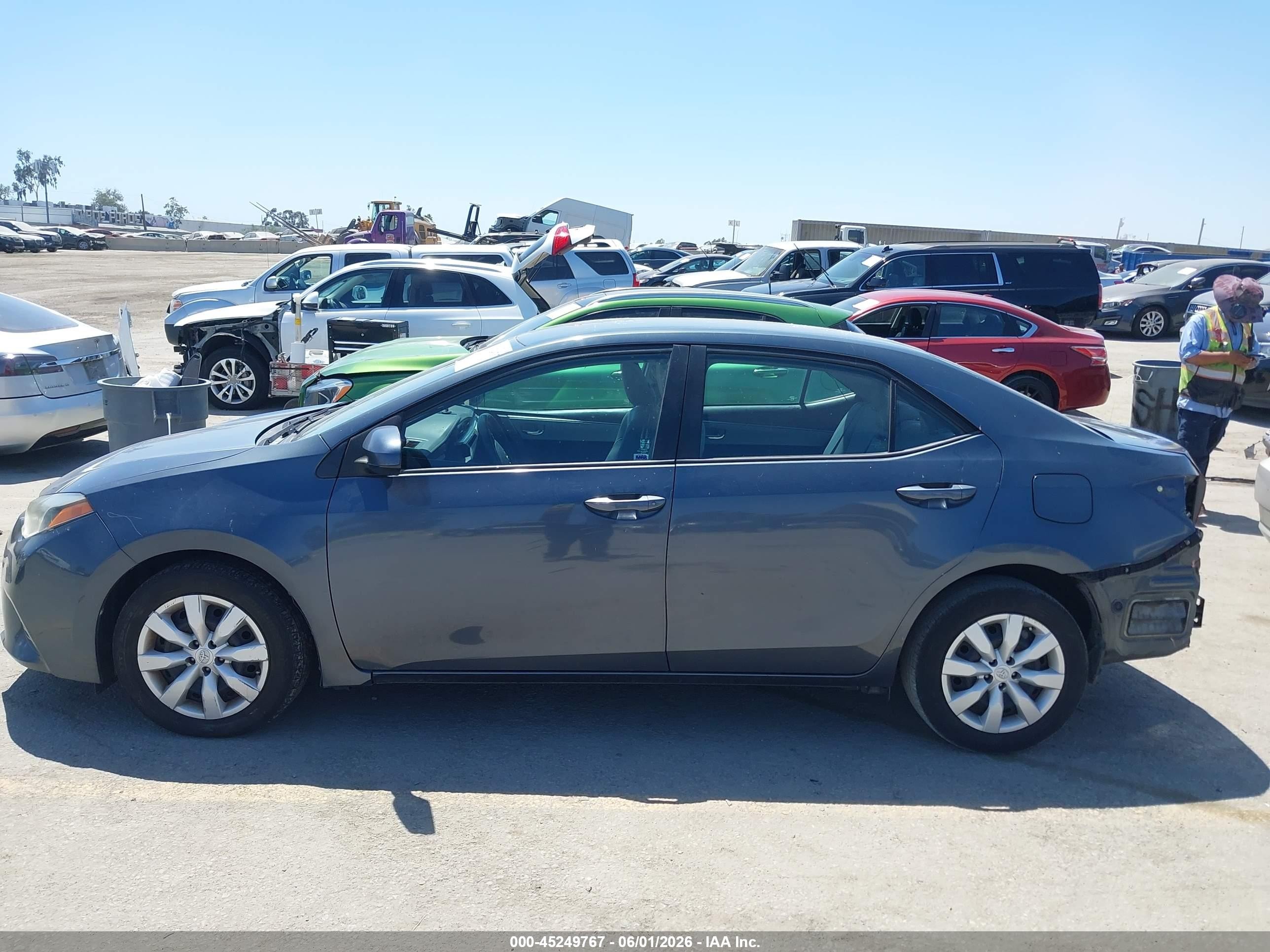 2016 Toyota Corolla Le Gray vin: 5YFBURHEXGP542403