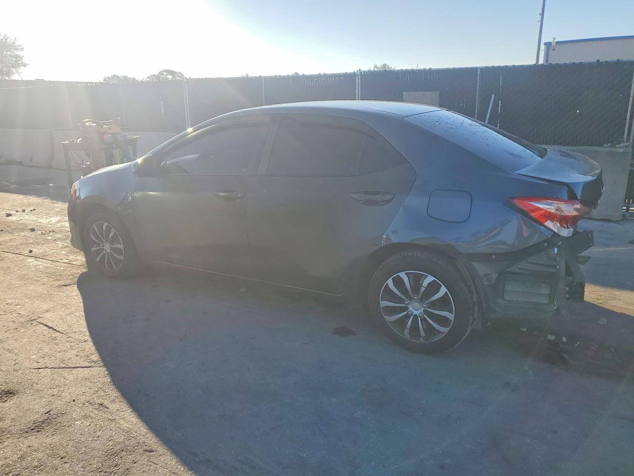 2017 Toyota Corolla Blue vin: 5YFBURHEXHP626786