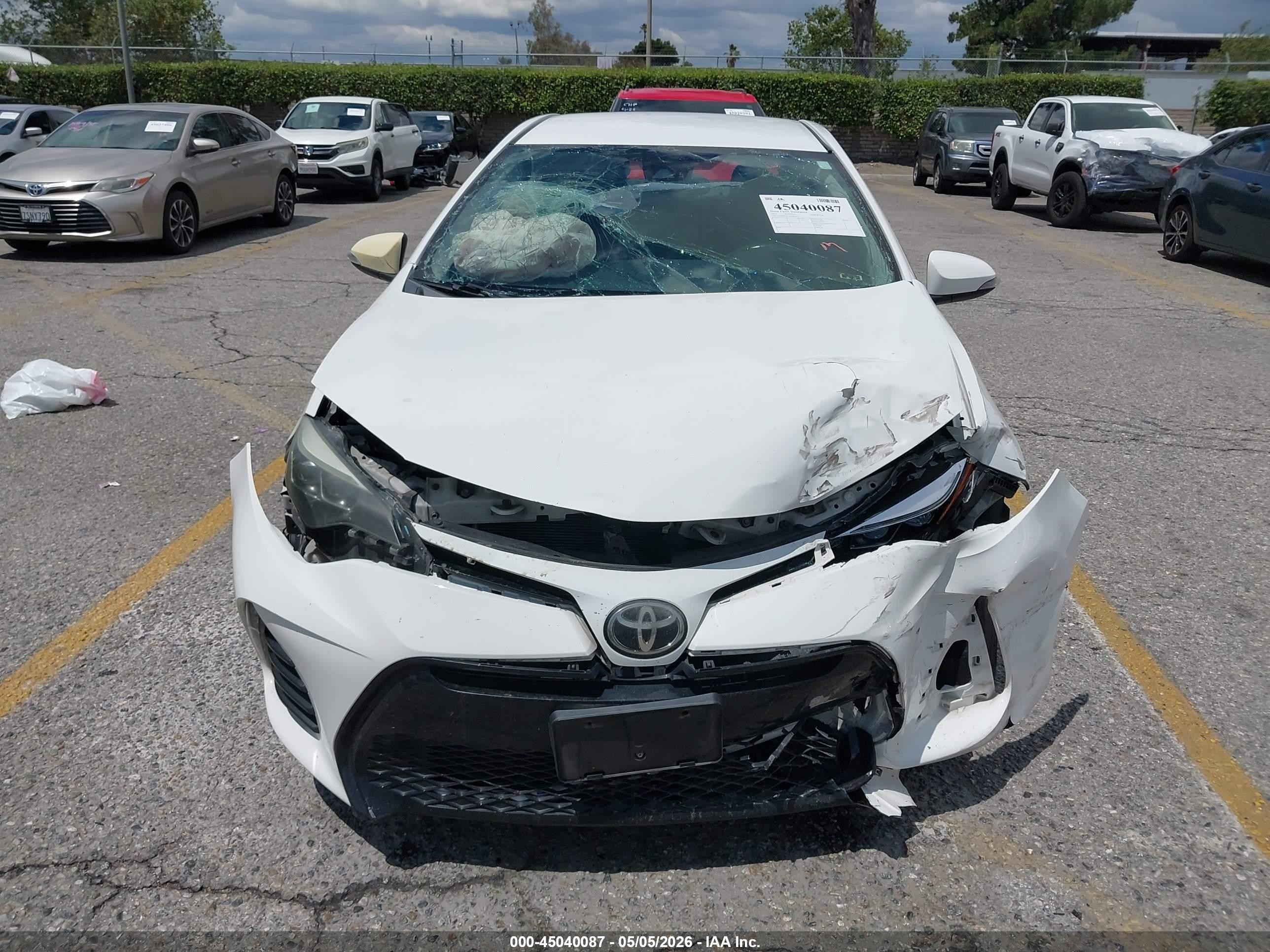 2017 Toyota Corolla Se White vin: 5YFBURHEXHP682291