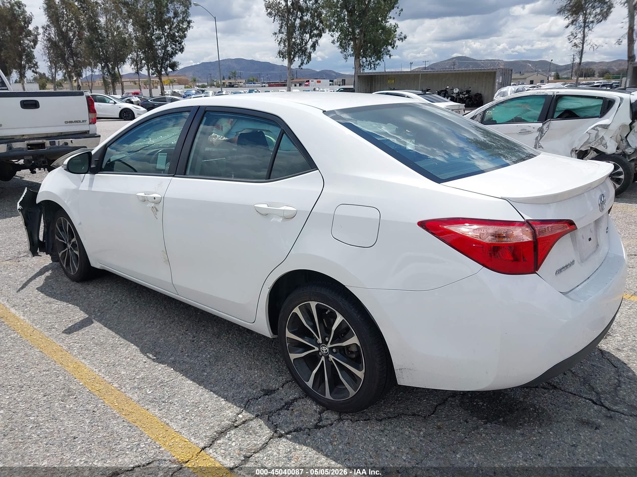2017 Toyota Corolla Se White vin: 5YFBURHEXHP682291