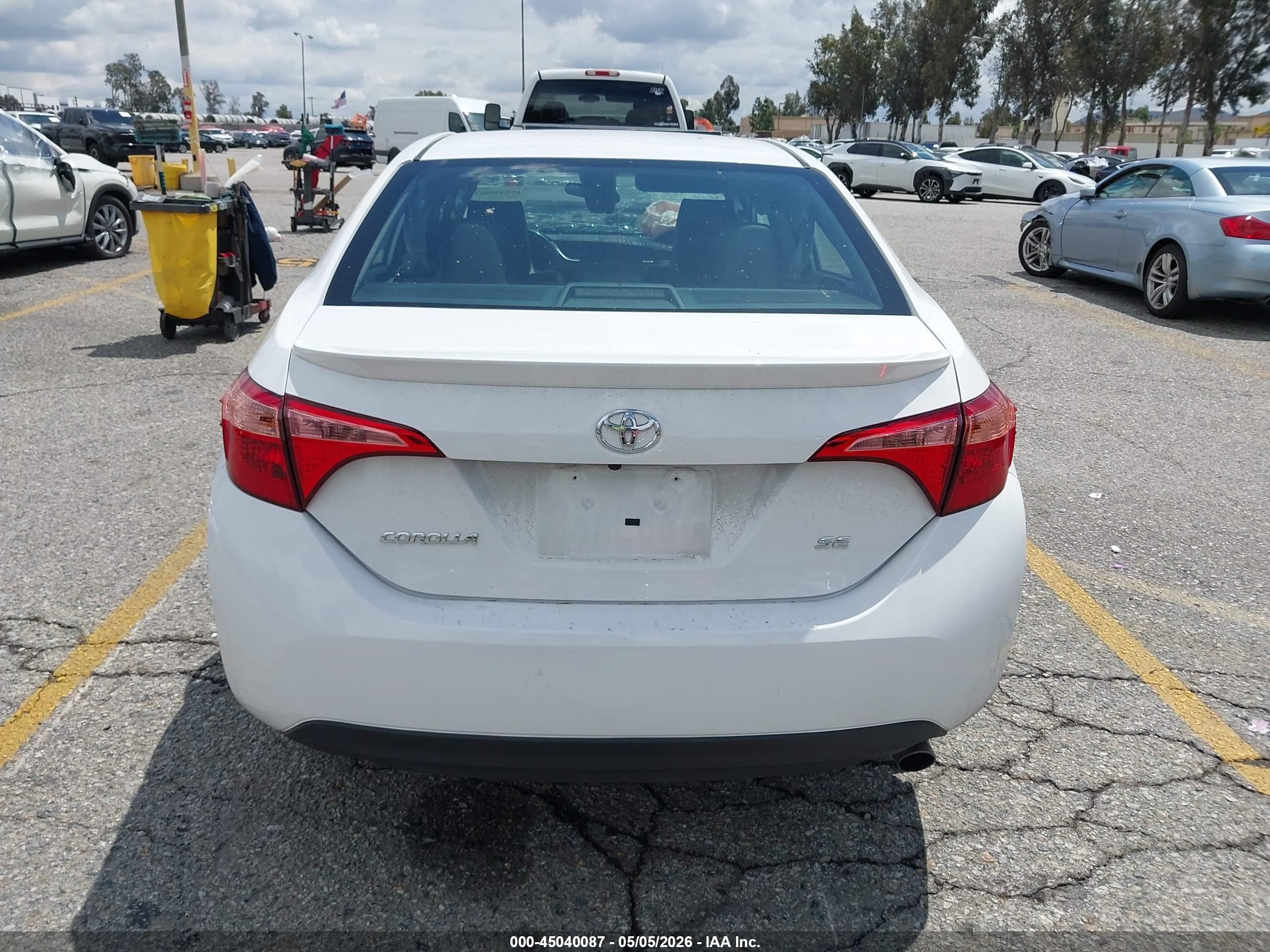 2017 Toyota Corolla Se White vin: 5YFBURHEXHP682291