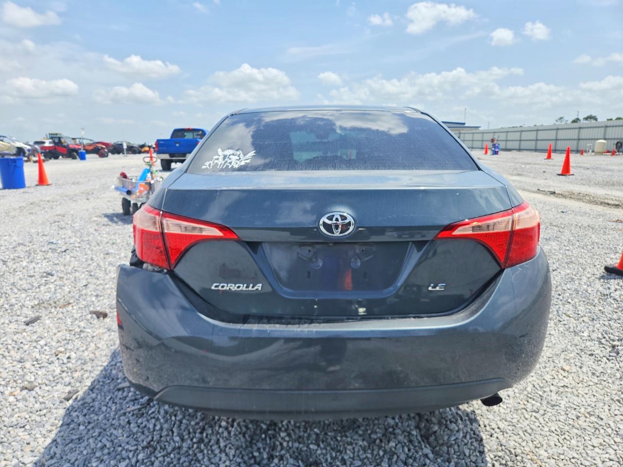 2017 Toyota Corolla Le Gray vin: 5YFBURHEXHP697311