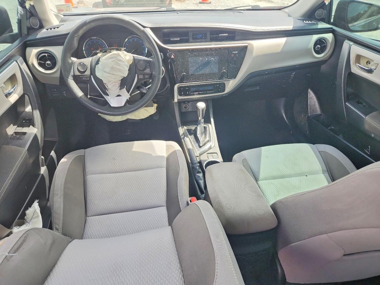 2017 Toyota Corolla Le Gray vin: 5YFBURHEXHP697311