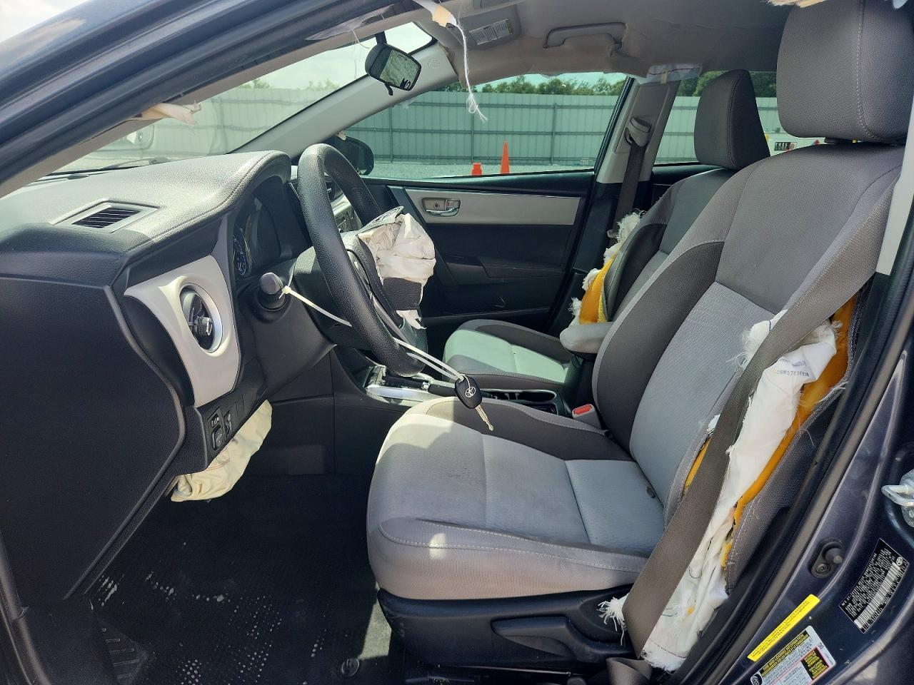 2017 Toyota Corolla Le Gray vin: 5YFBURHEXHP697311