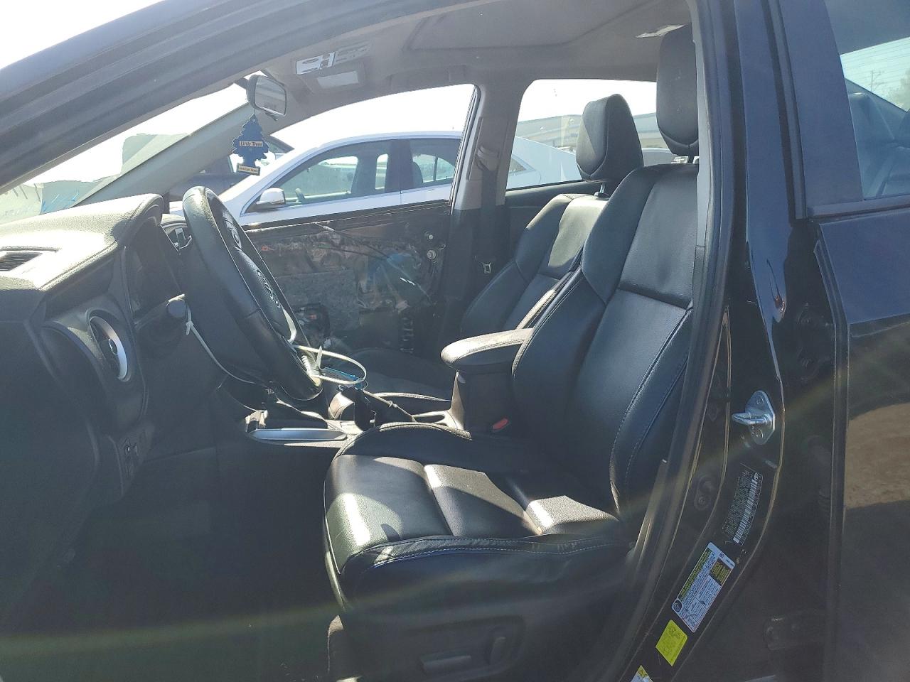 2017 Toyota Corolla Xse Черный vin: 5YFBURHEXHP706248